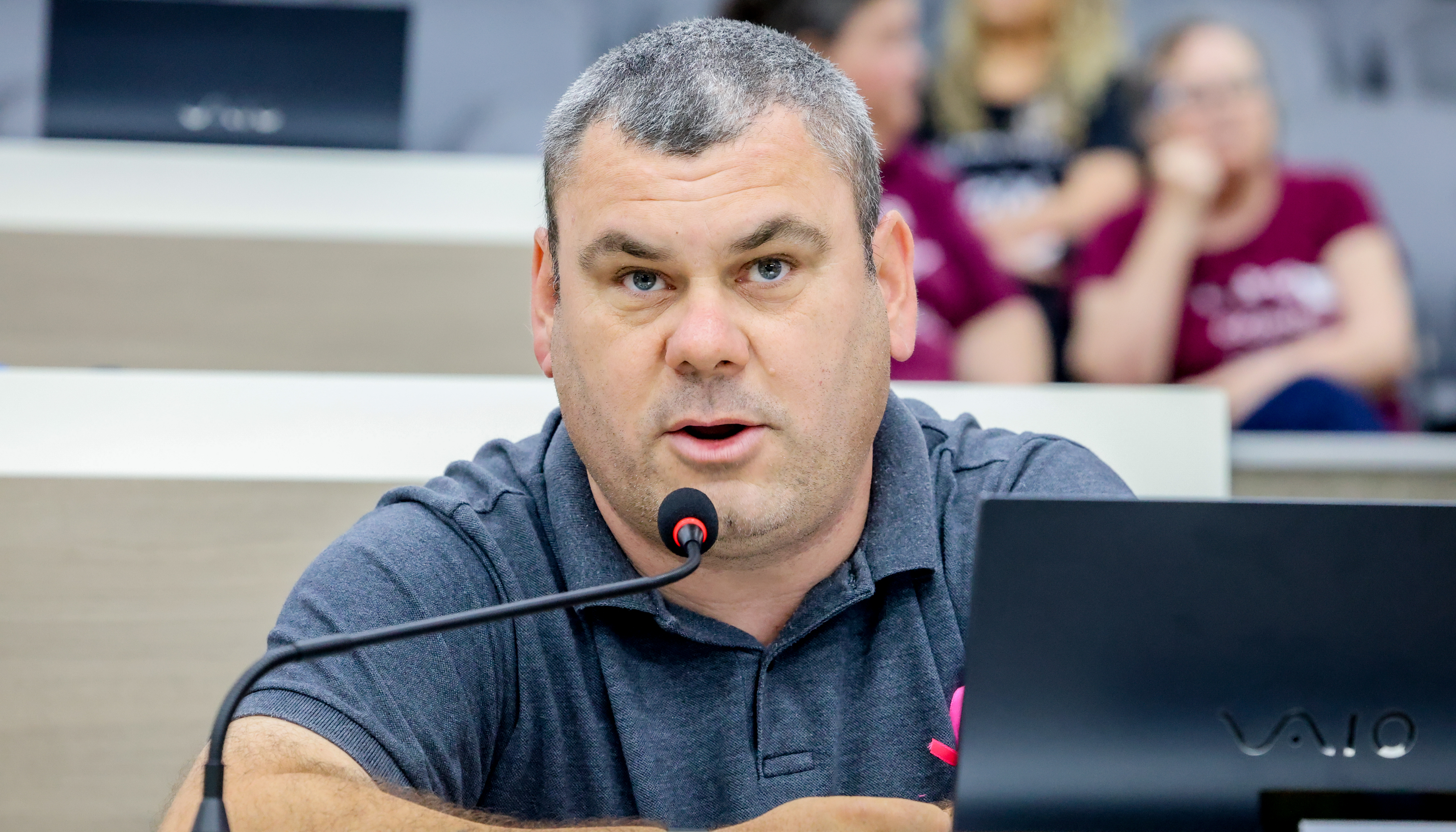 Projeto quer reforçar direito de autistas a atendimento prioritário em estabelecimentos de saúde