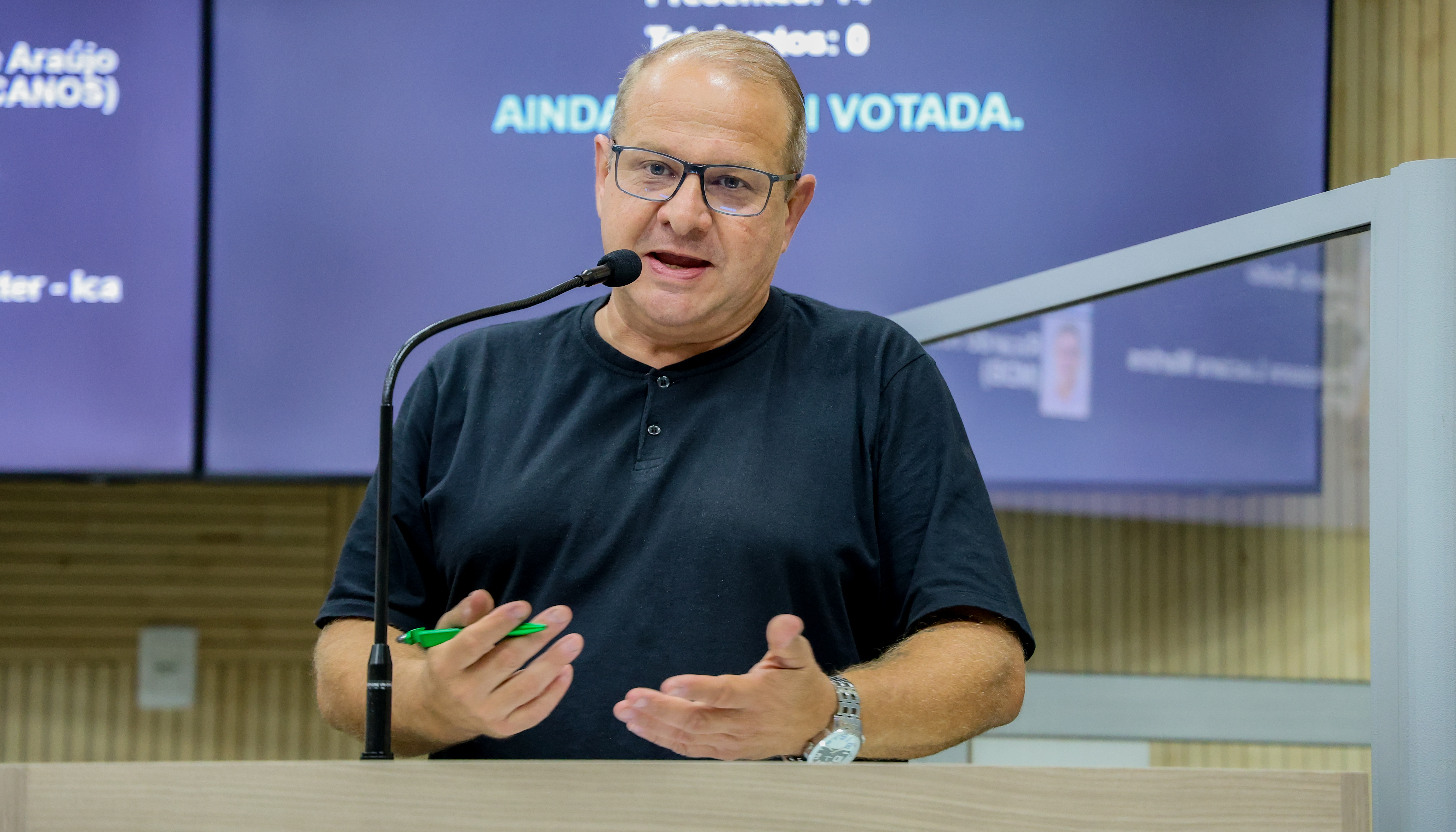 Projeto sugere vale-livro anual para professores e alunos da rede municipal