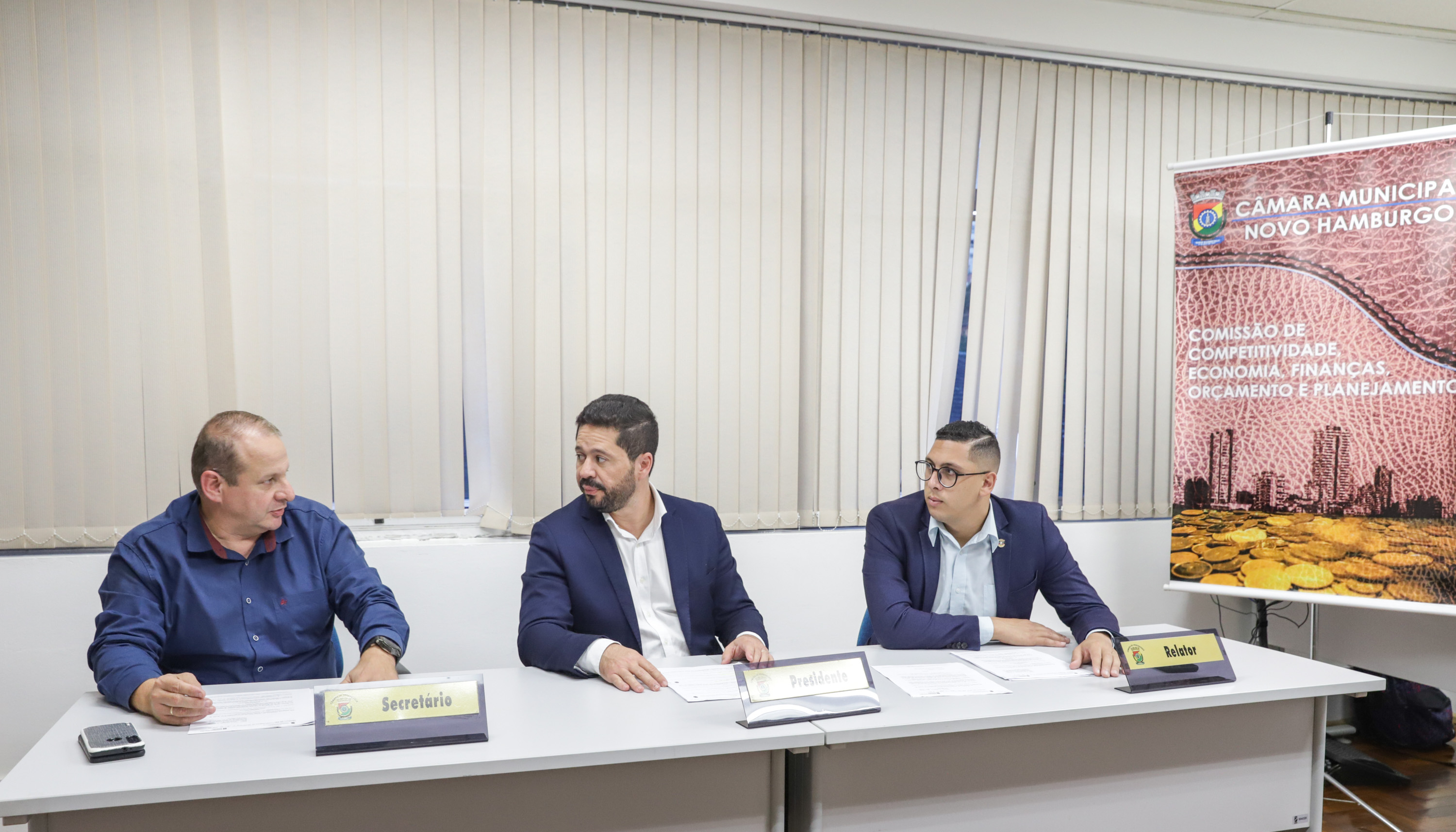 Projetos do Executivo avançam nas comissões