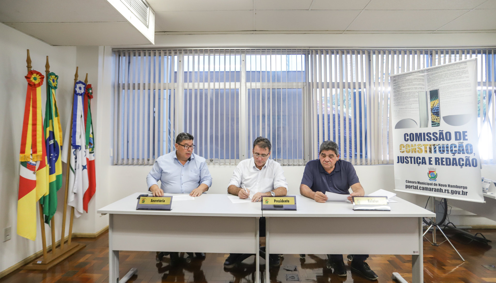 Projetos propostos por parlamentares são debatidos em reunião da Cojur