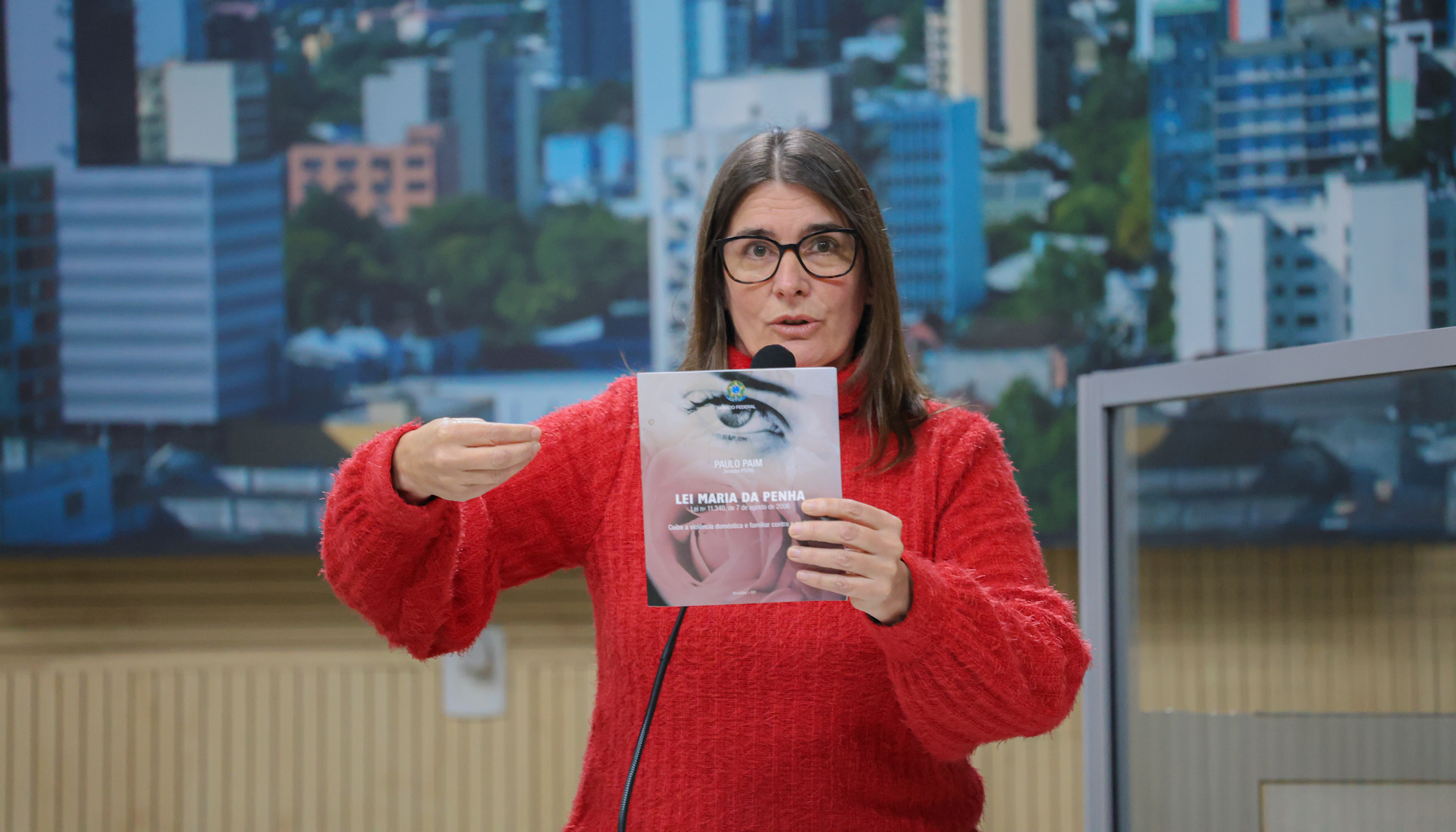 Proposta aprovada permite que servidoras com medida protetiva solicitem realocação e sigilo sobre novo local de trabalho