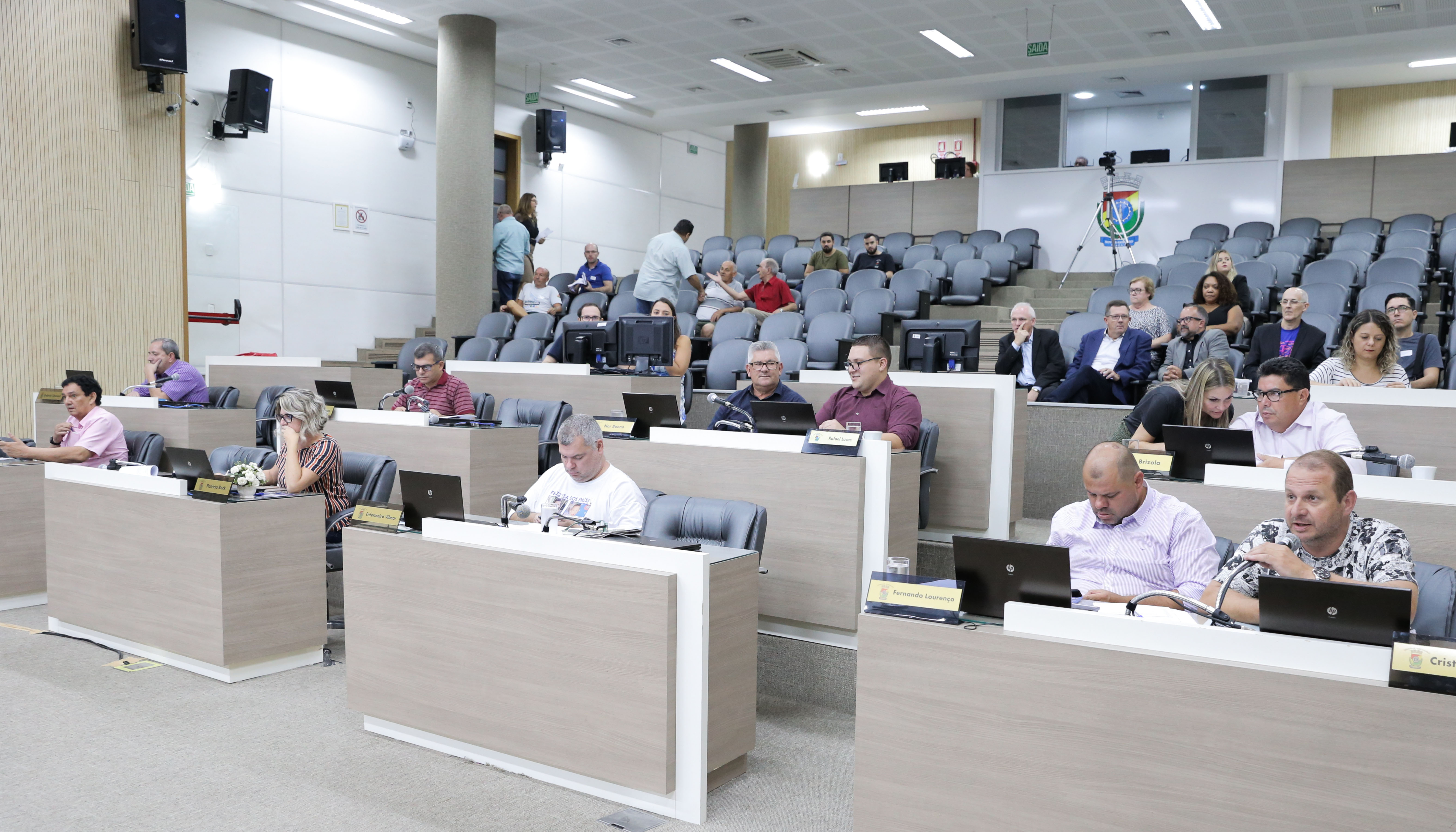 Proposta de redução do recesso parlamentar tem votação adiada
