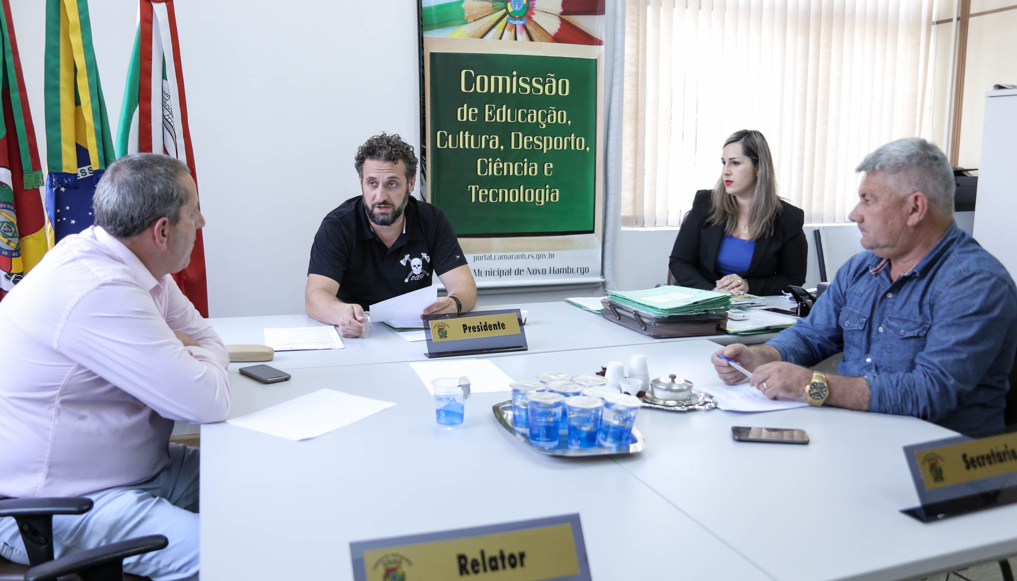 Proposta de tradução simultânea de Libras em cursos pré-vestibular irá a plenário