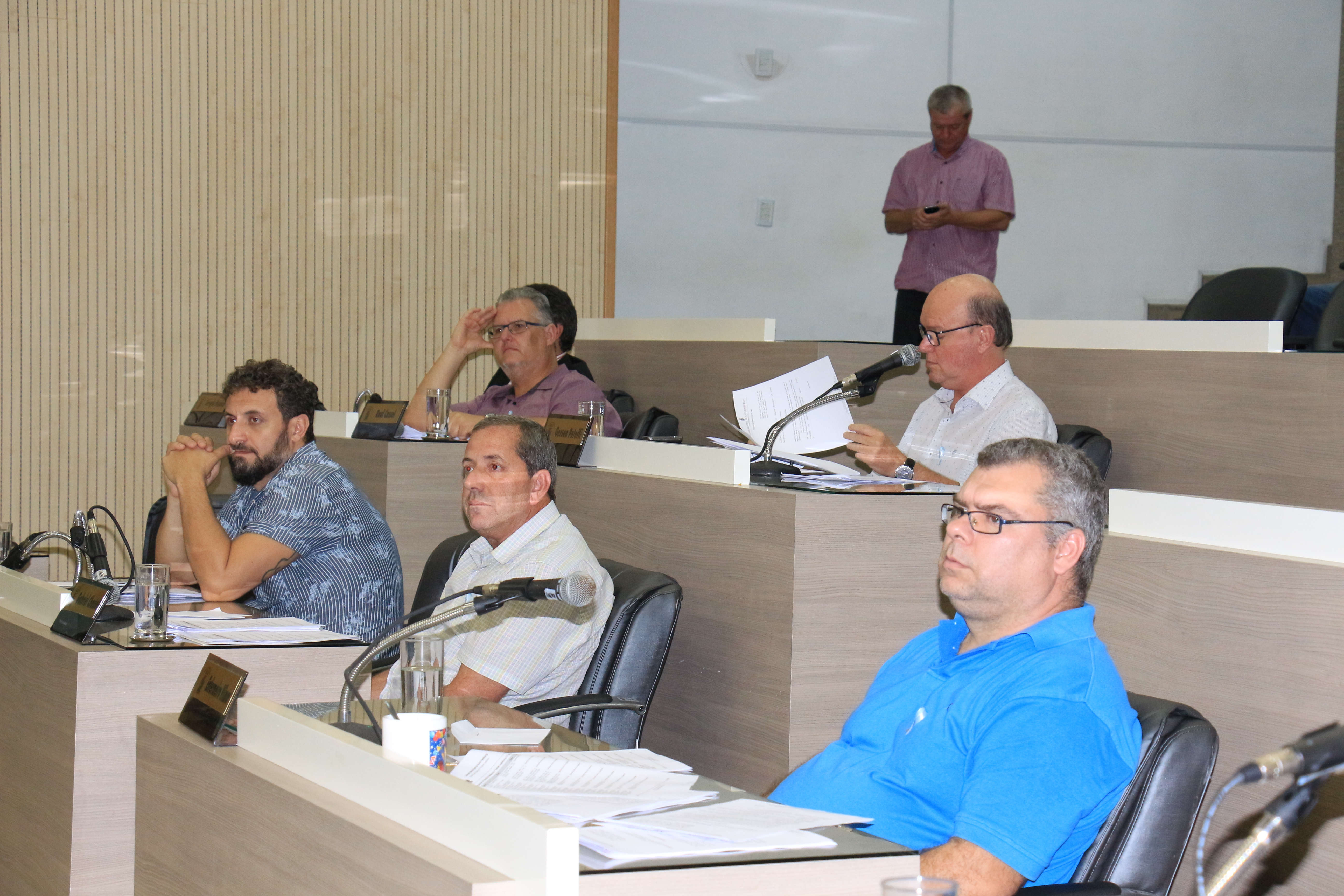 Proposta exige que vereadores votem toda ordem do dia para ganhar presença na sessão