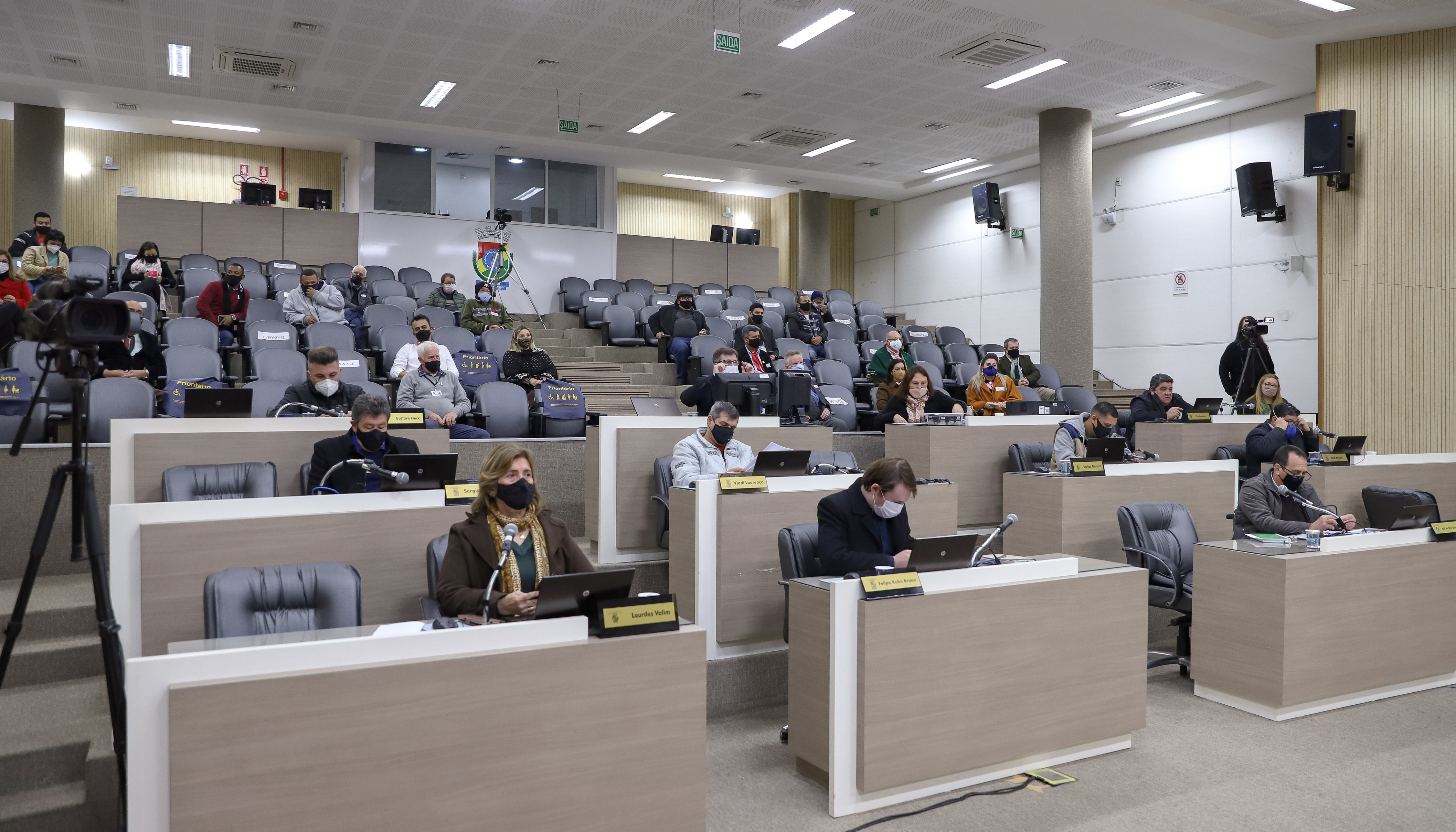 Propostas de redução do uso de plástico na cidade têm votação adiada