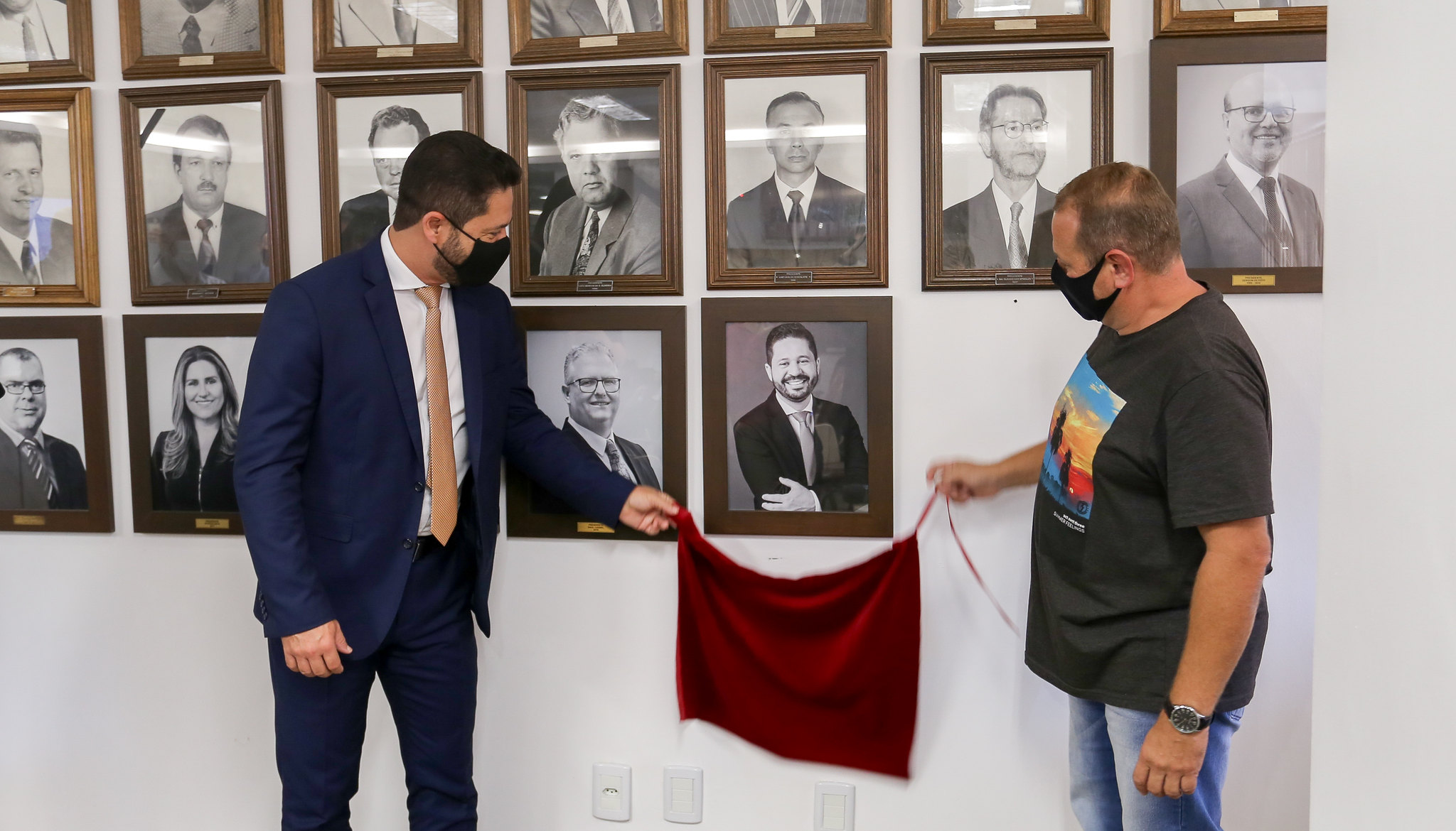  Raizer descerra foto na Galeria dos Ex-presidentes