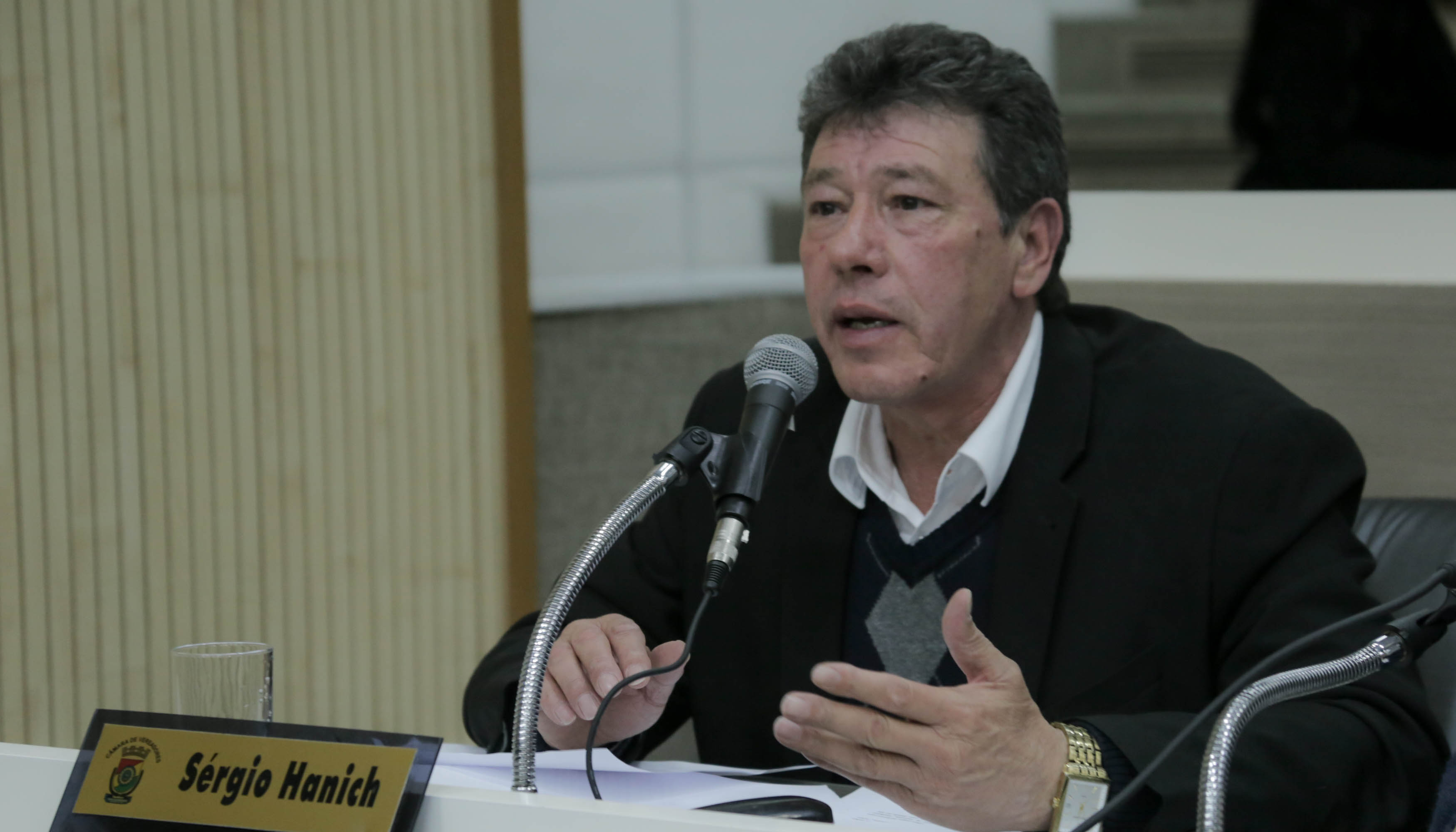 Rejeitado veto ao projeto que obriga cursos pré-vestibulares a ministrar aulas em Libras