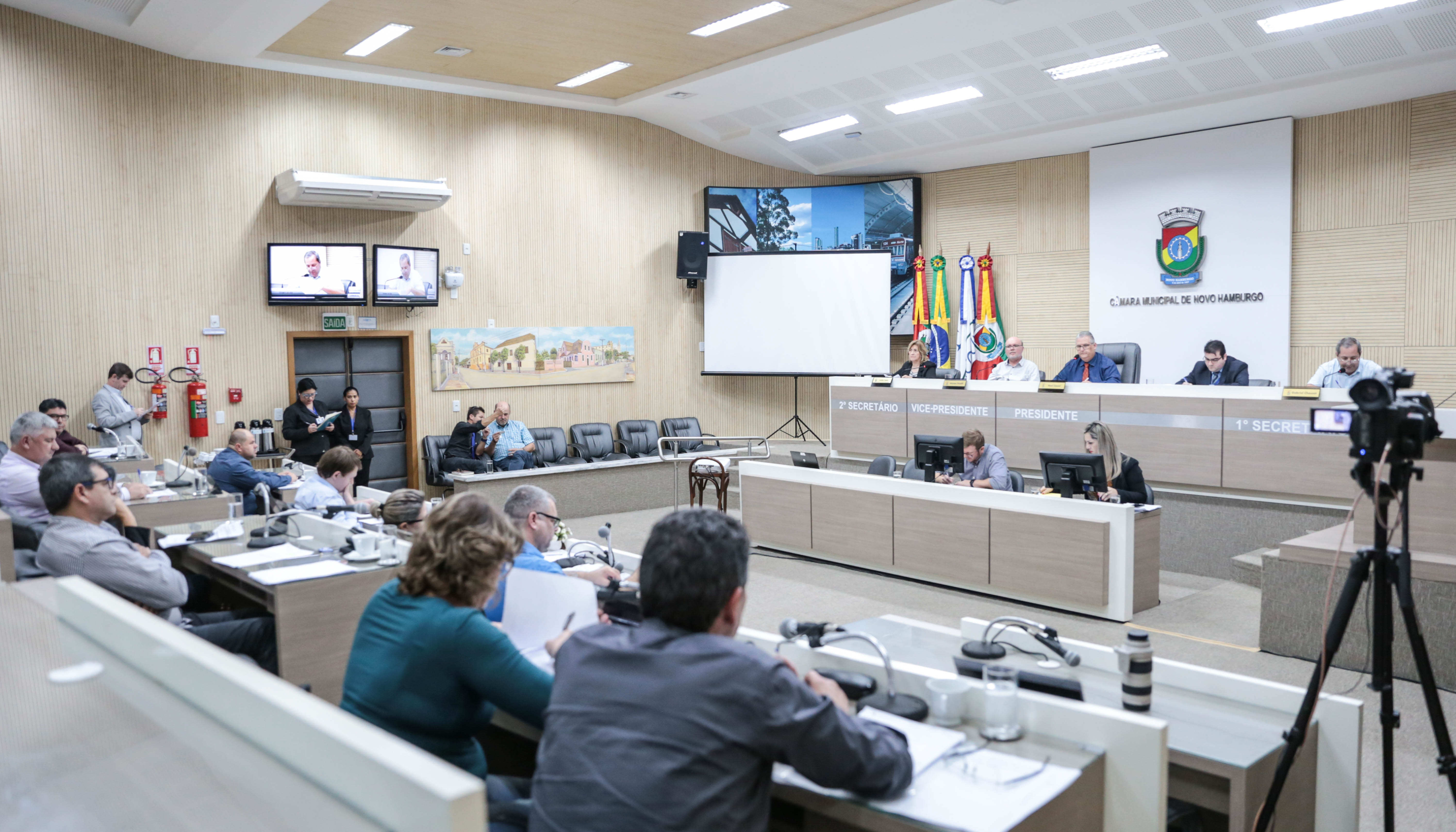 Reposição salarial dos servidores municipais será dividida em duas parcelas