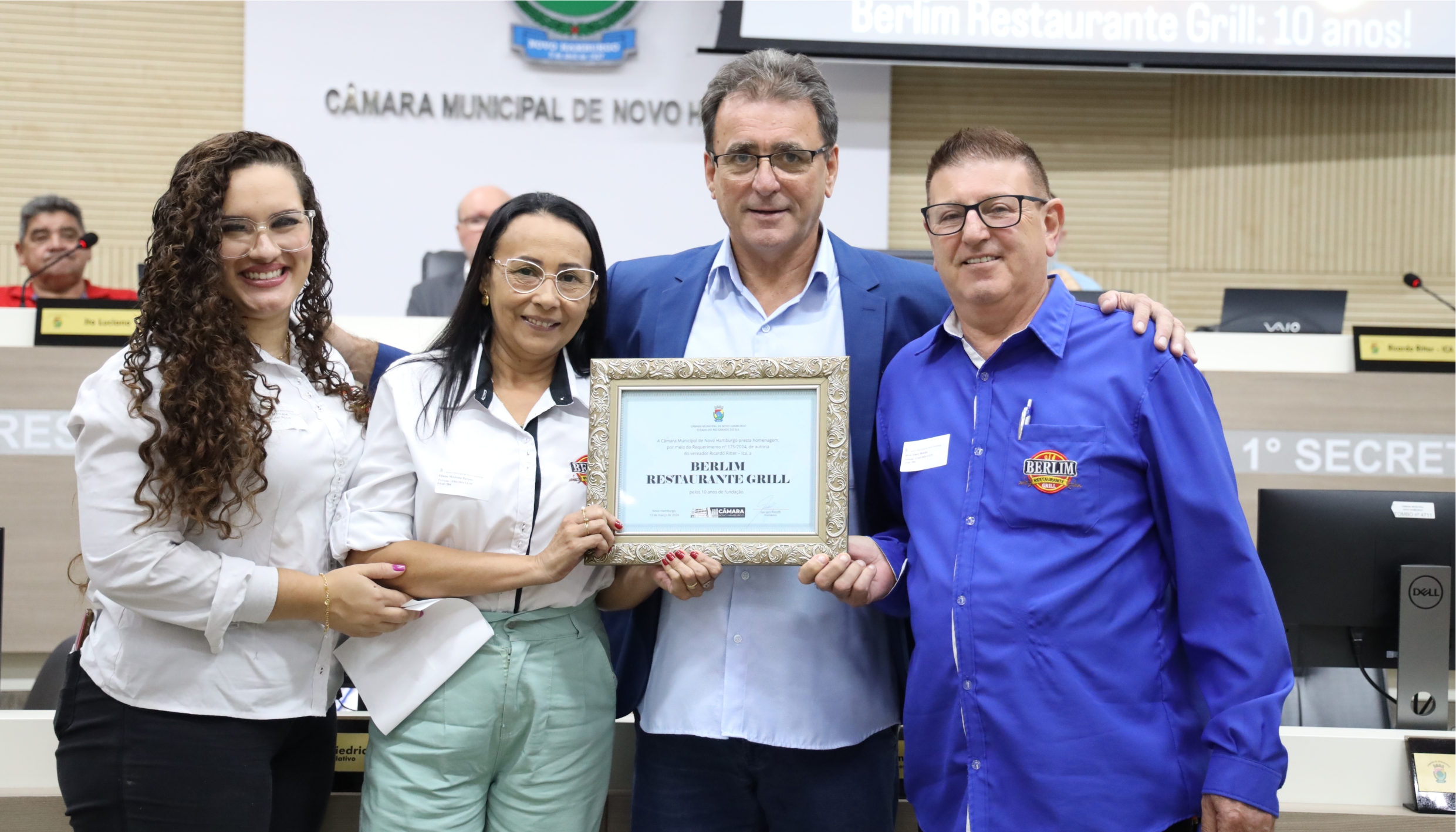 Restaurante Berlim recebe homenagem pelos 10 anos de funcionamento