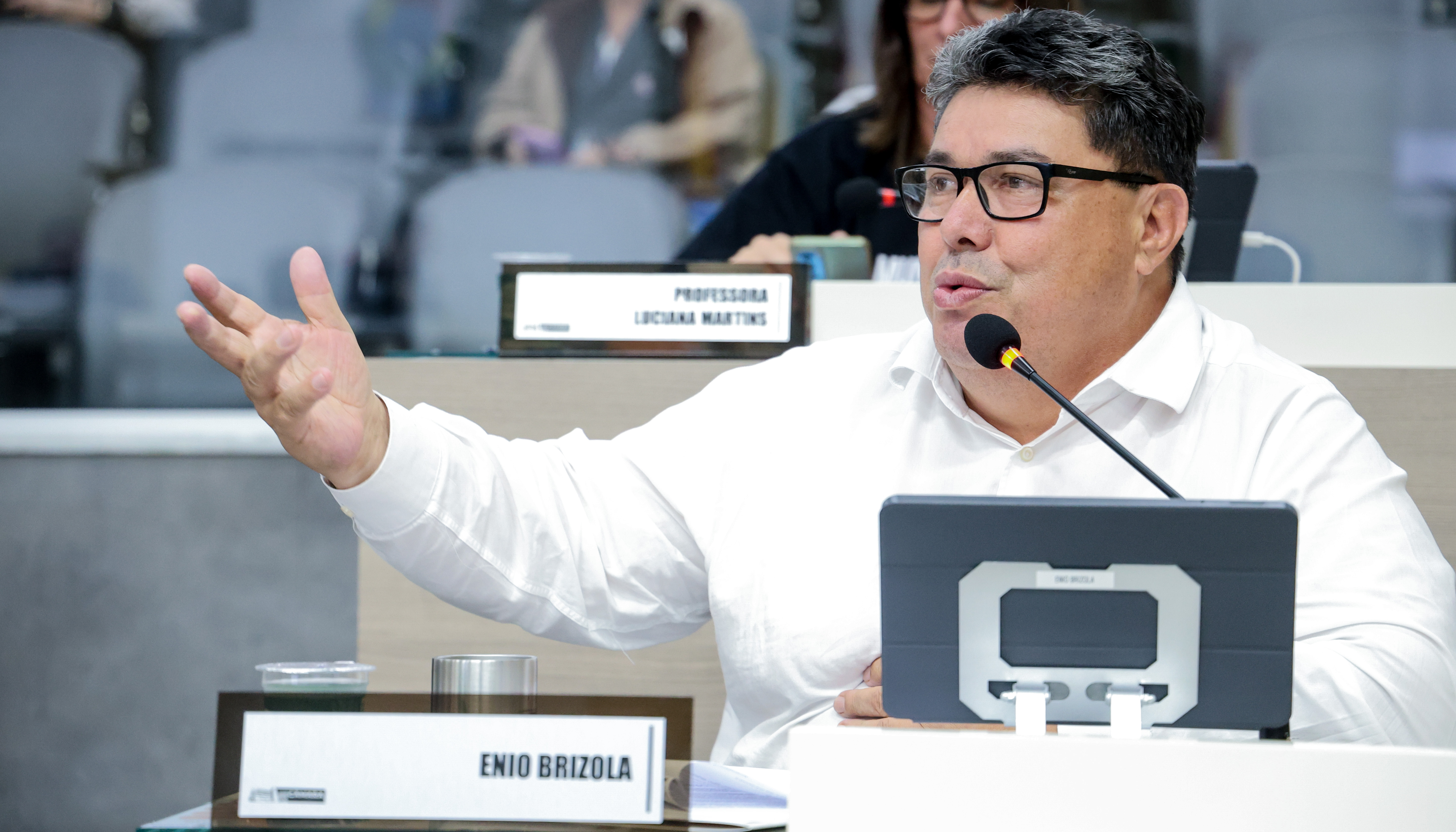 Revogação de normativa para a instalação de antenas tem votação adiada