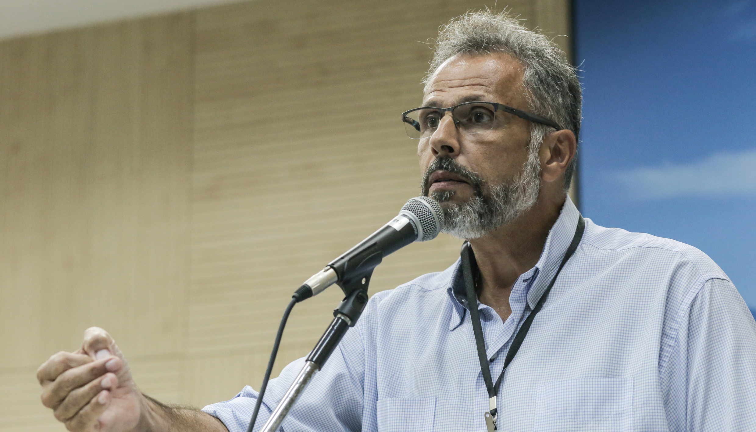 Secretário de Obras apresenta trabalho de tapa-buracos no Município