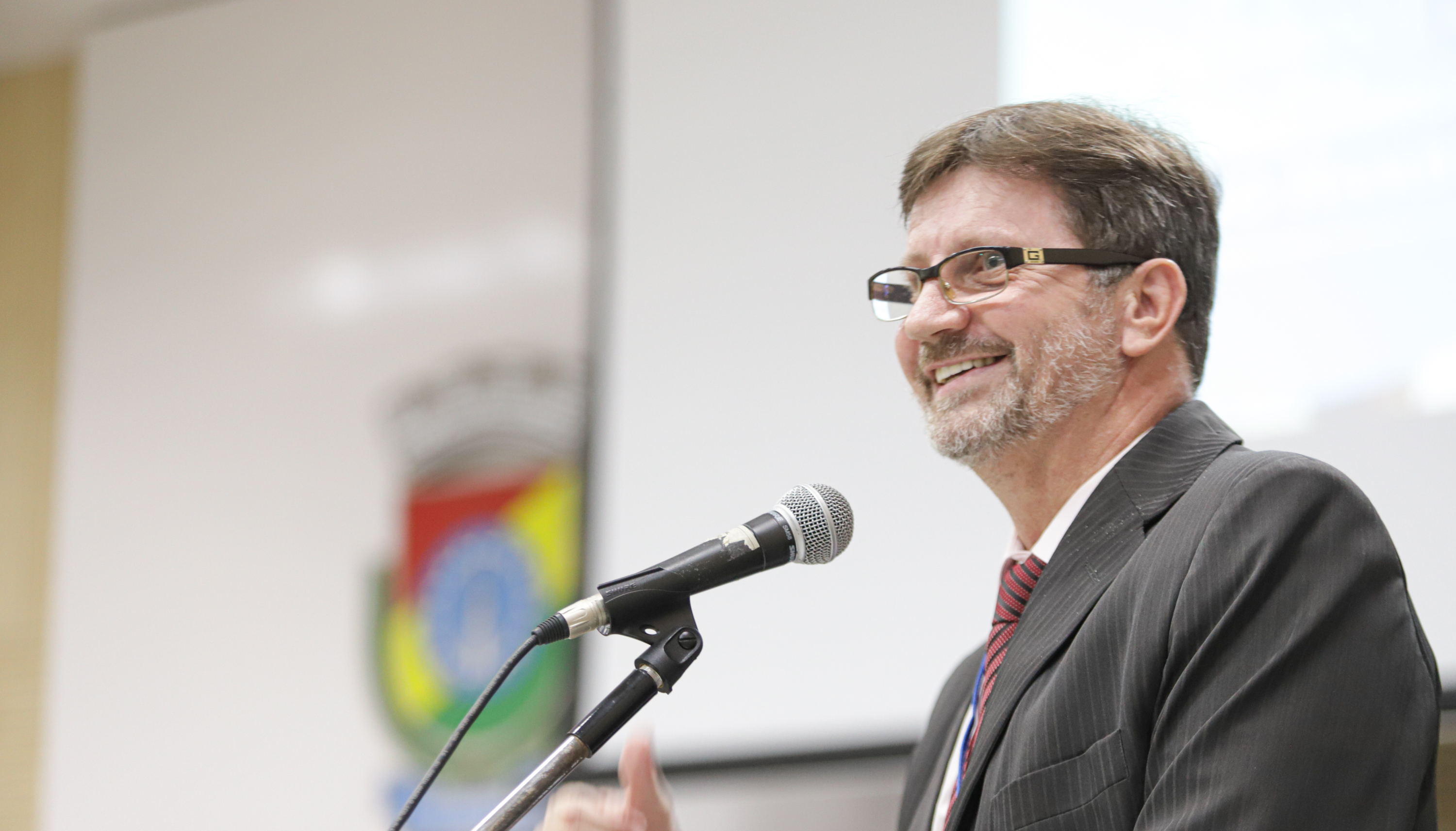 Servidor do Legislativo enaltece trabalho da UTI Cardiovascular do Hospital Regina 