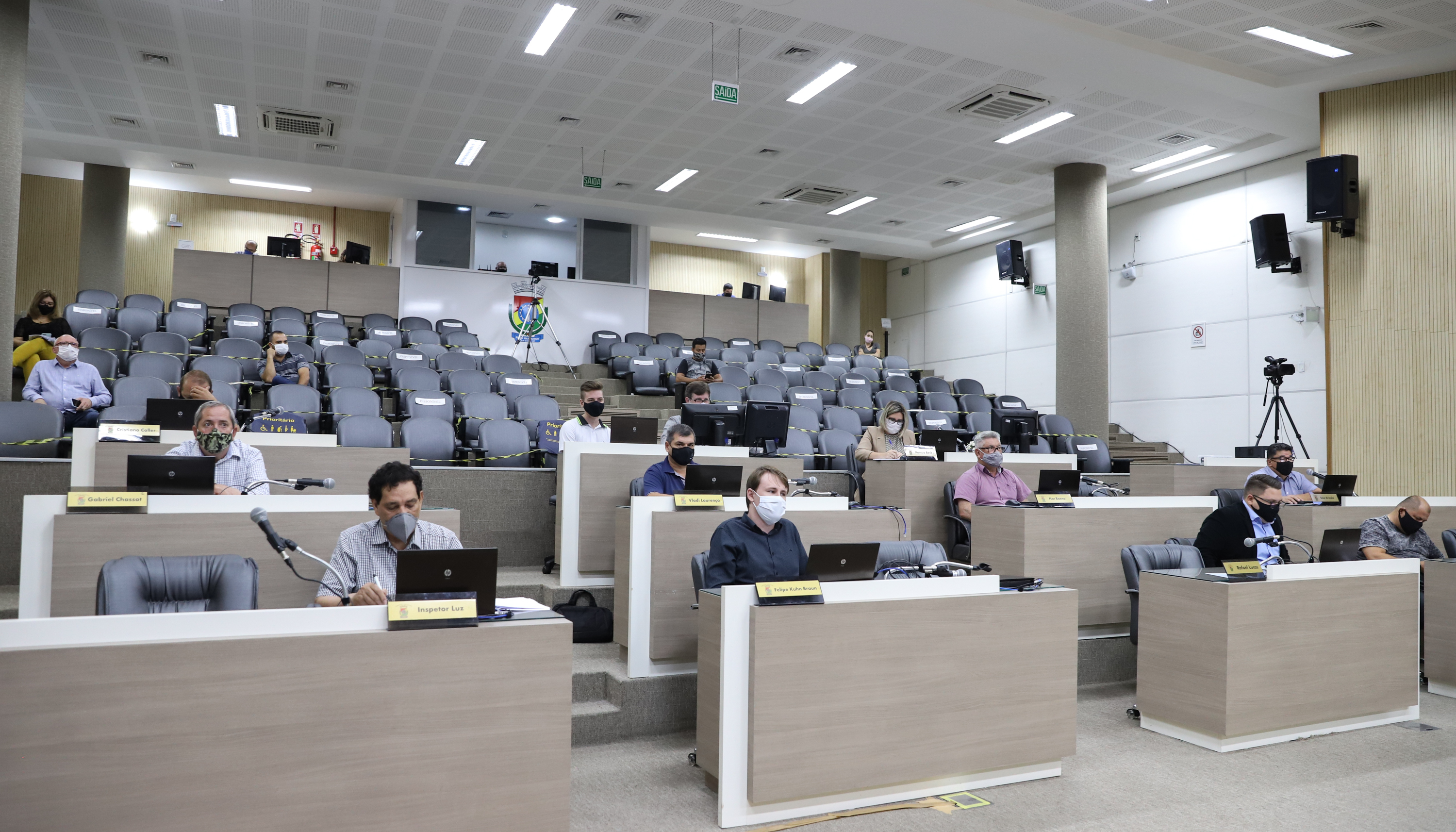 Sessão dupla encerra atividades da 17ª Legislatura de Novo Hamburgo