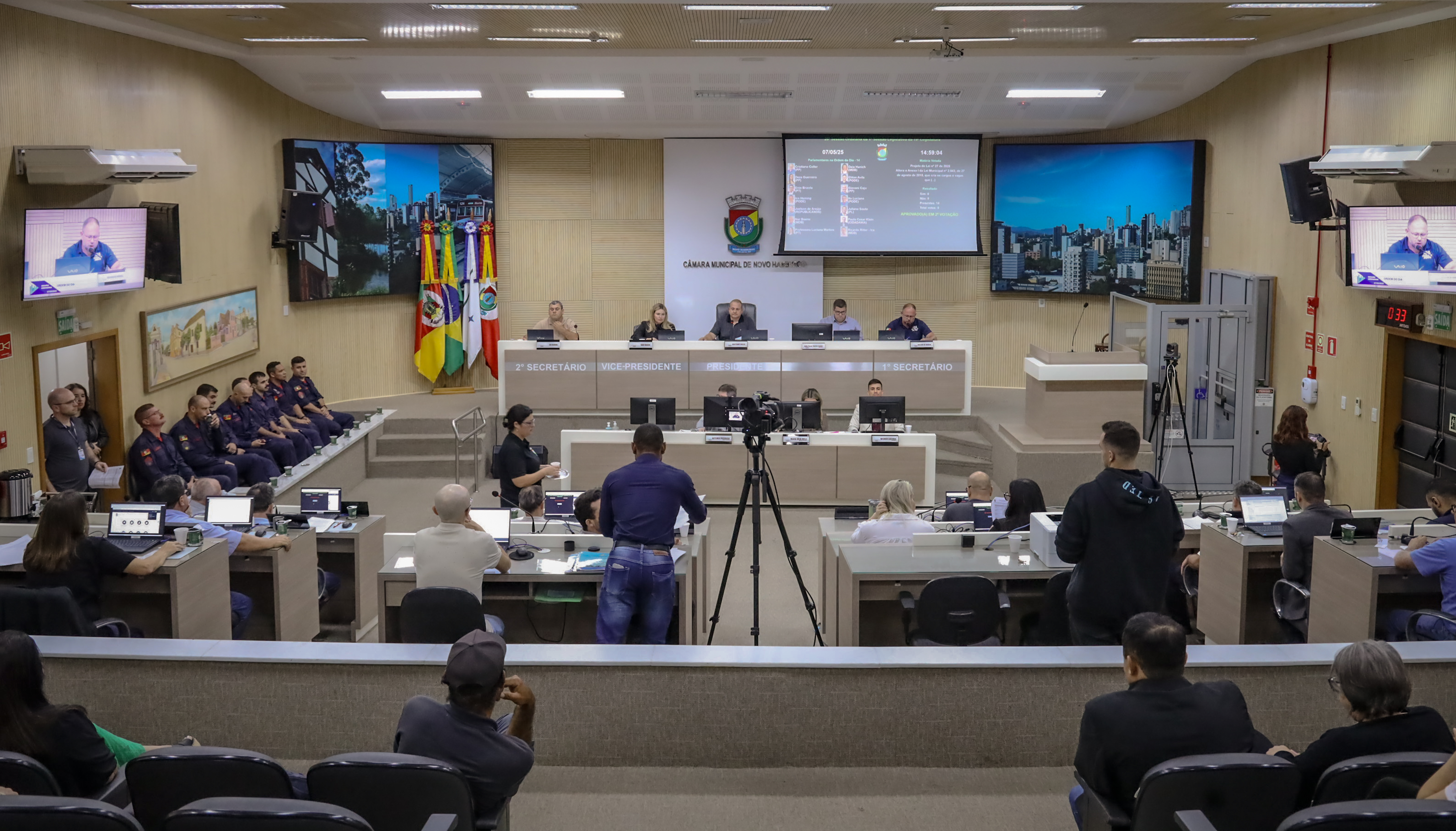 Aprovado novo horário para as sessões de segunda-feira