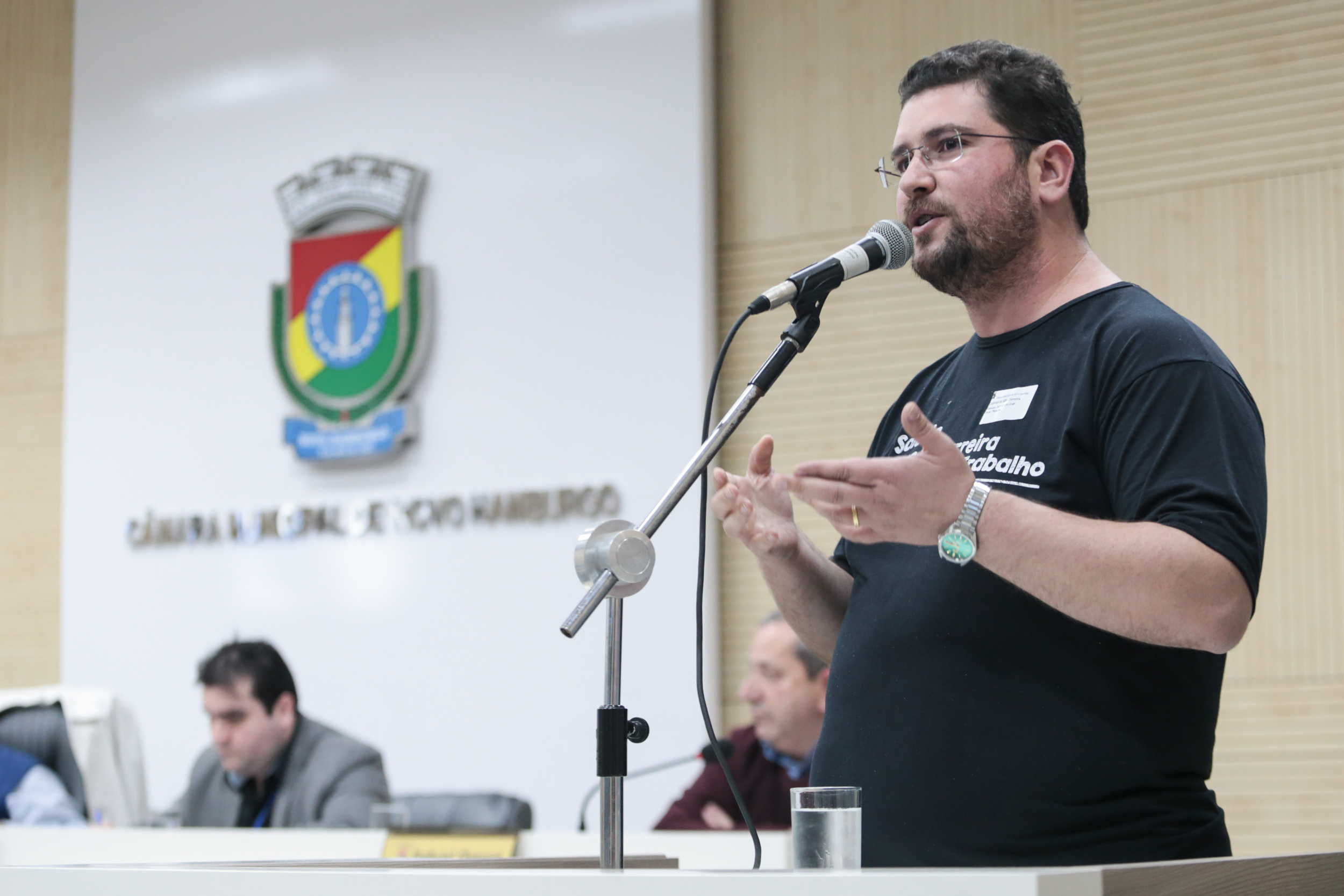 Sindicato dos Professores critica não antecipação do 13º salário