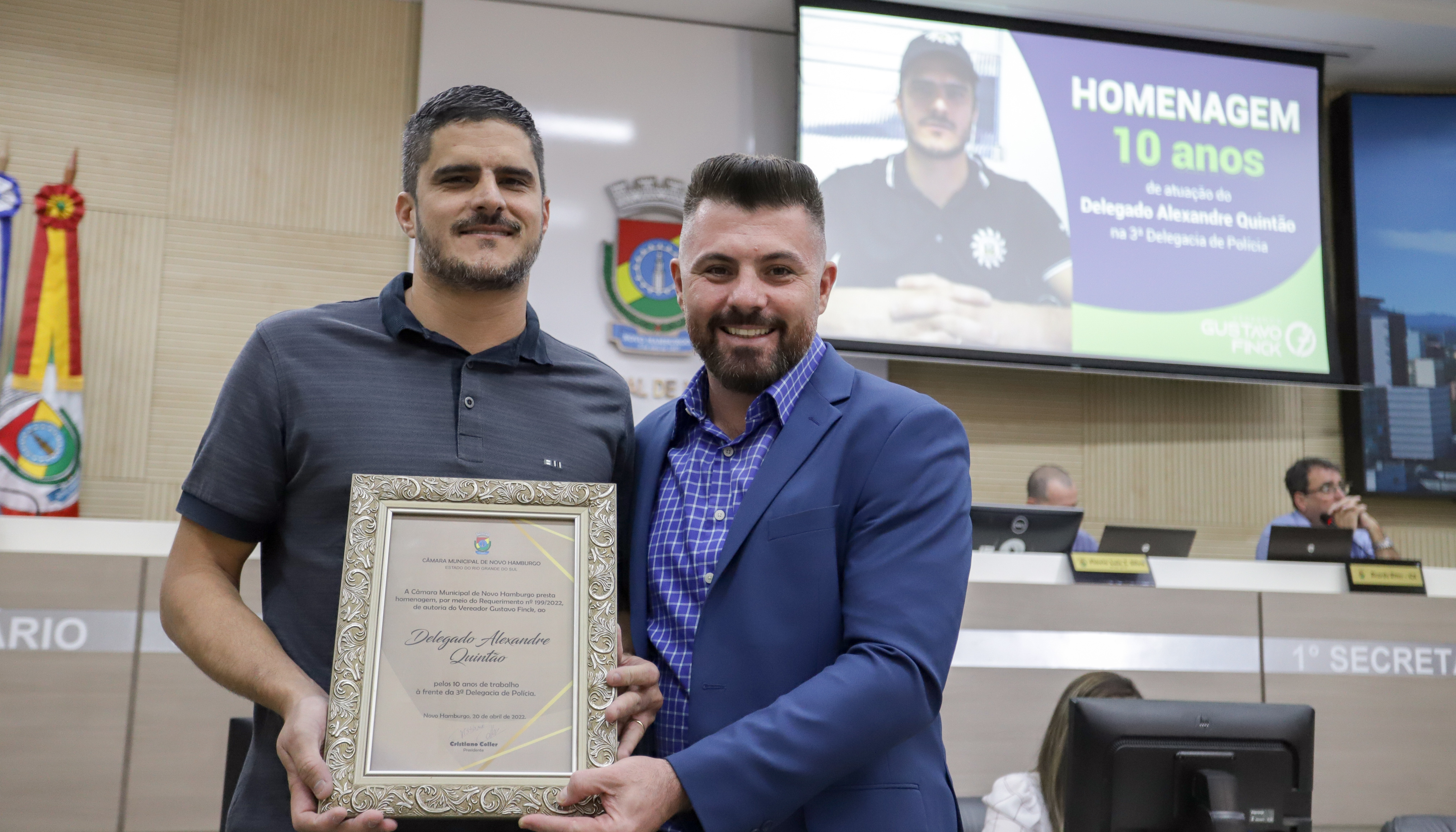 Titular da 3ª DP completa dez anos no cargo e recebe homenagem do Legislativo