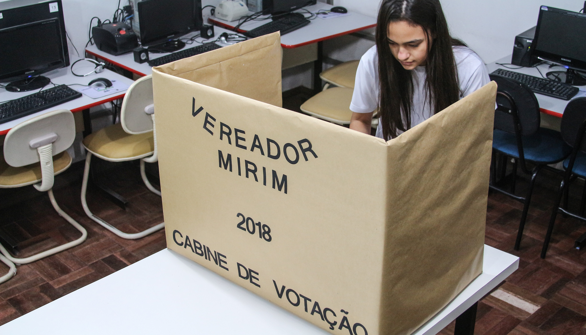 TV Câmara – Comunidade escolar vai às urnas para eleger vereadores mirins