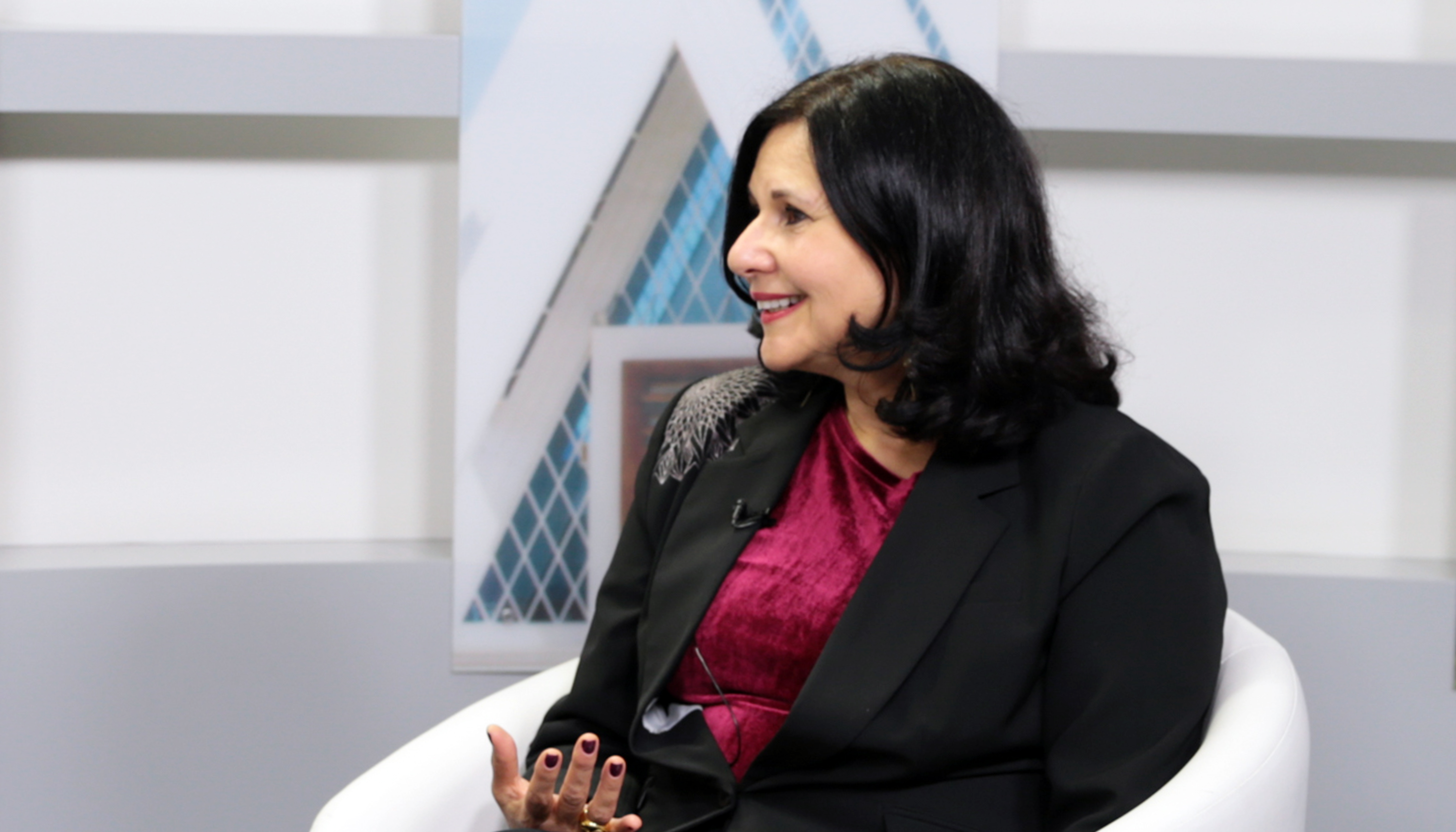 TV Câmara - Professora da Feevale destaca projetos de Inclusão Tecnológica no programa Vitalidade