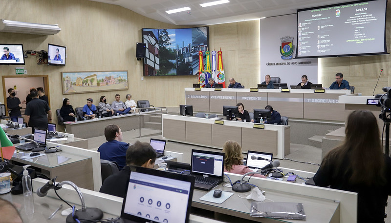 Vereadores aprovam aumento de salário para professores de educação infantil