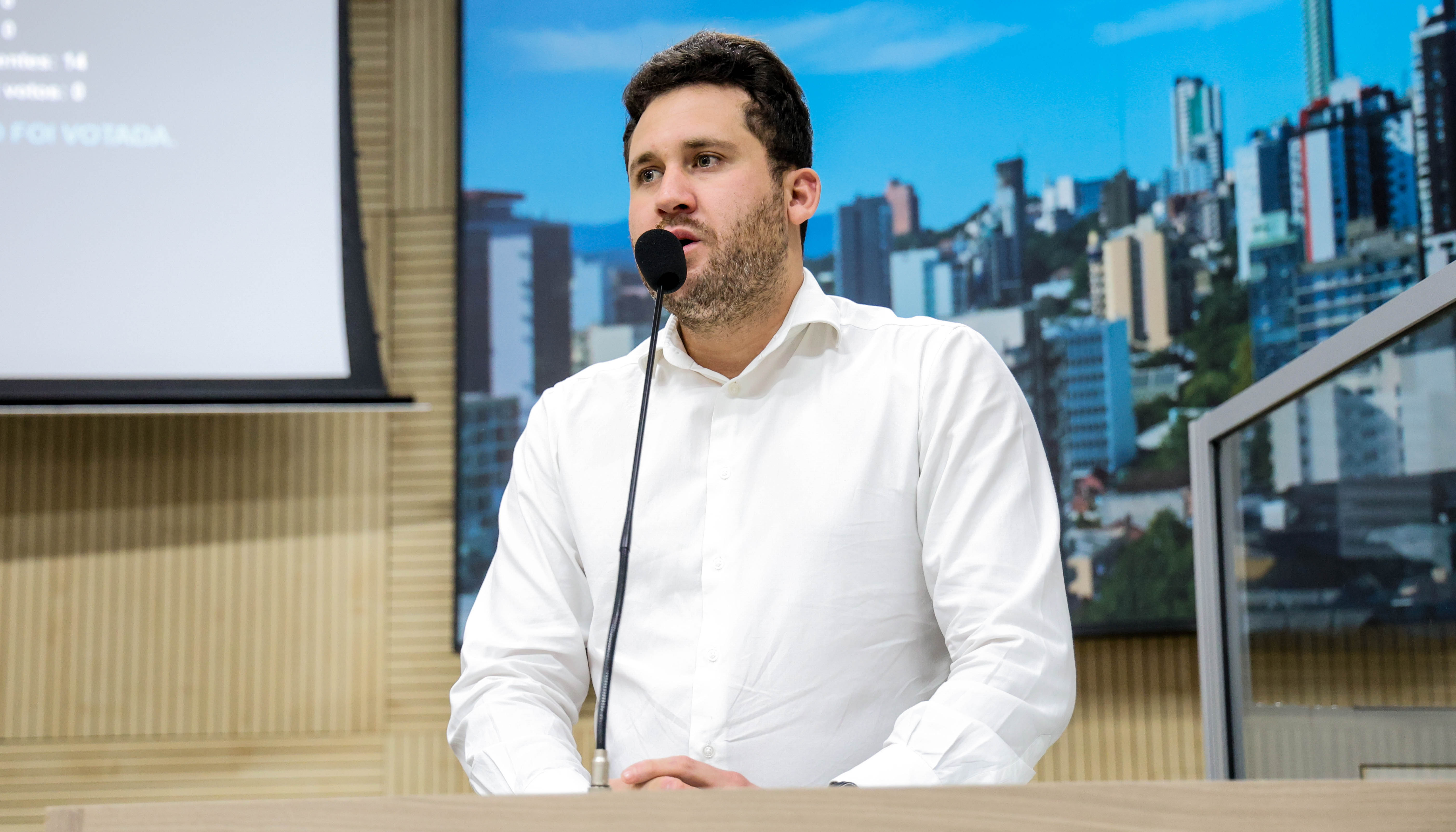 Vereadores aprovam cercamento de playgrounds em parques e praças