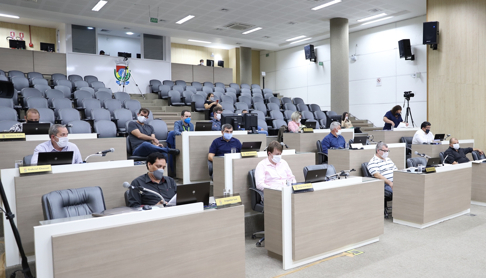 Vereadores aprovam destinação de parte de seus salários para auxiliar população afetada pela pandemia