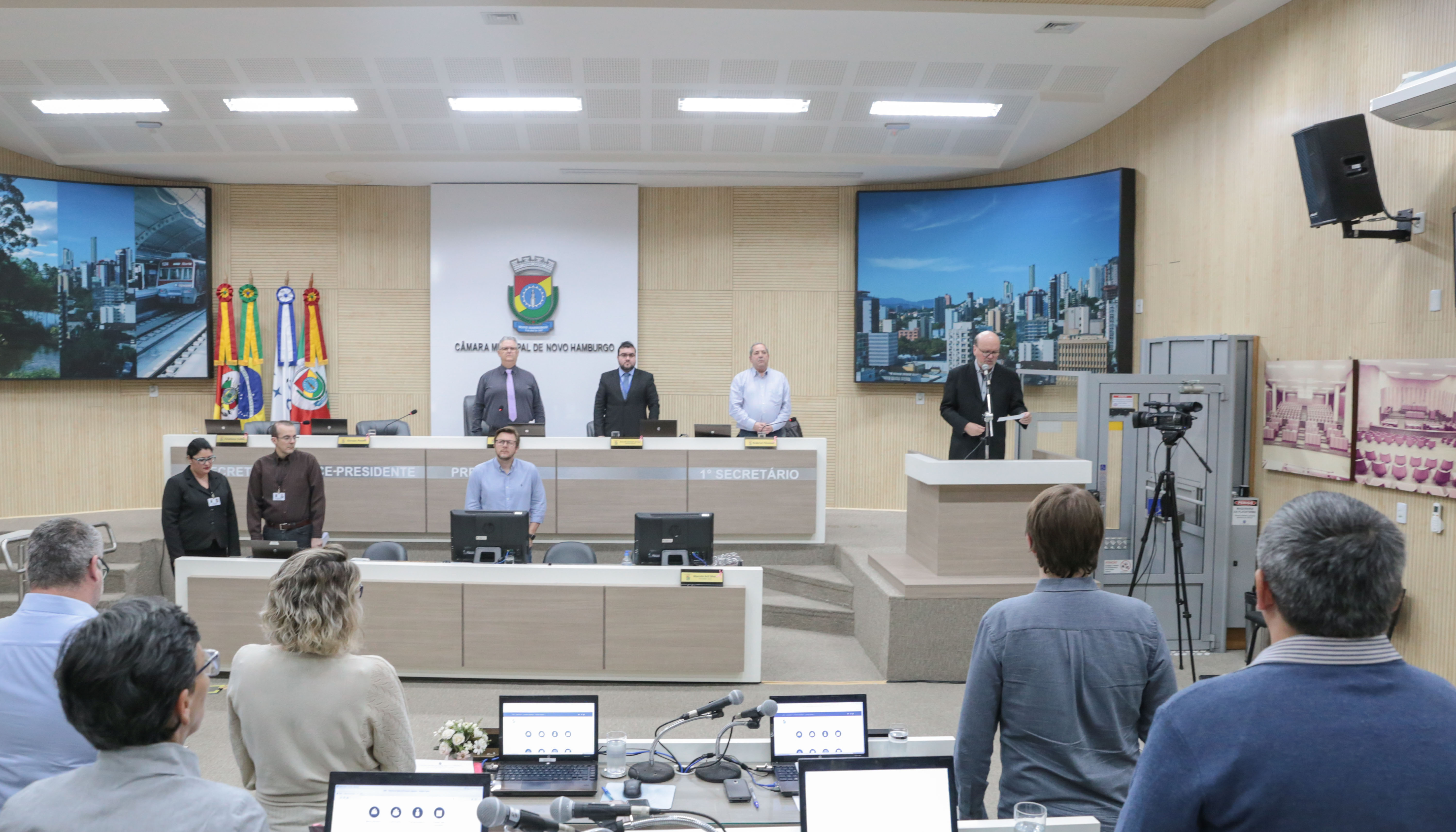 Vereadores aprovam nome de Antônio Mendes para o estúdio da TV Câmara