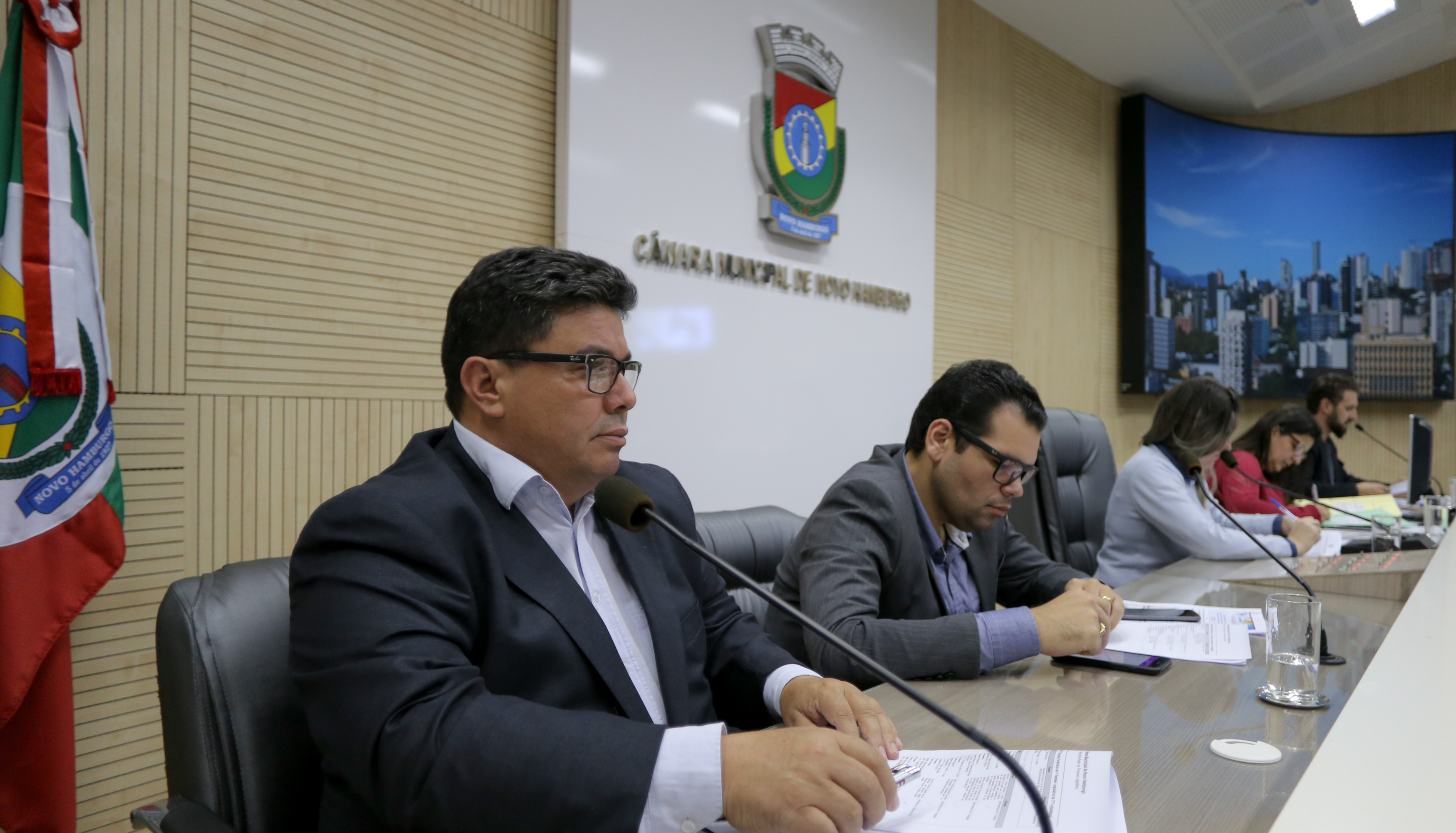 Vereadores aprovam parecer do TCE sobre contas de 2014 do Executivo