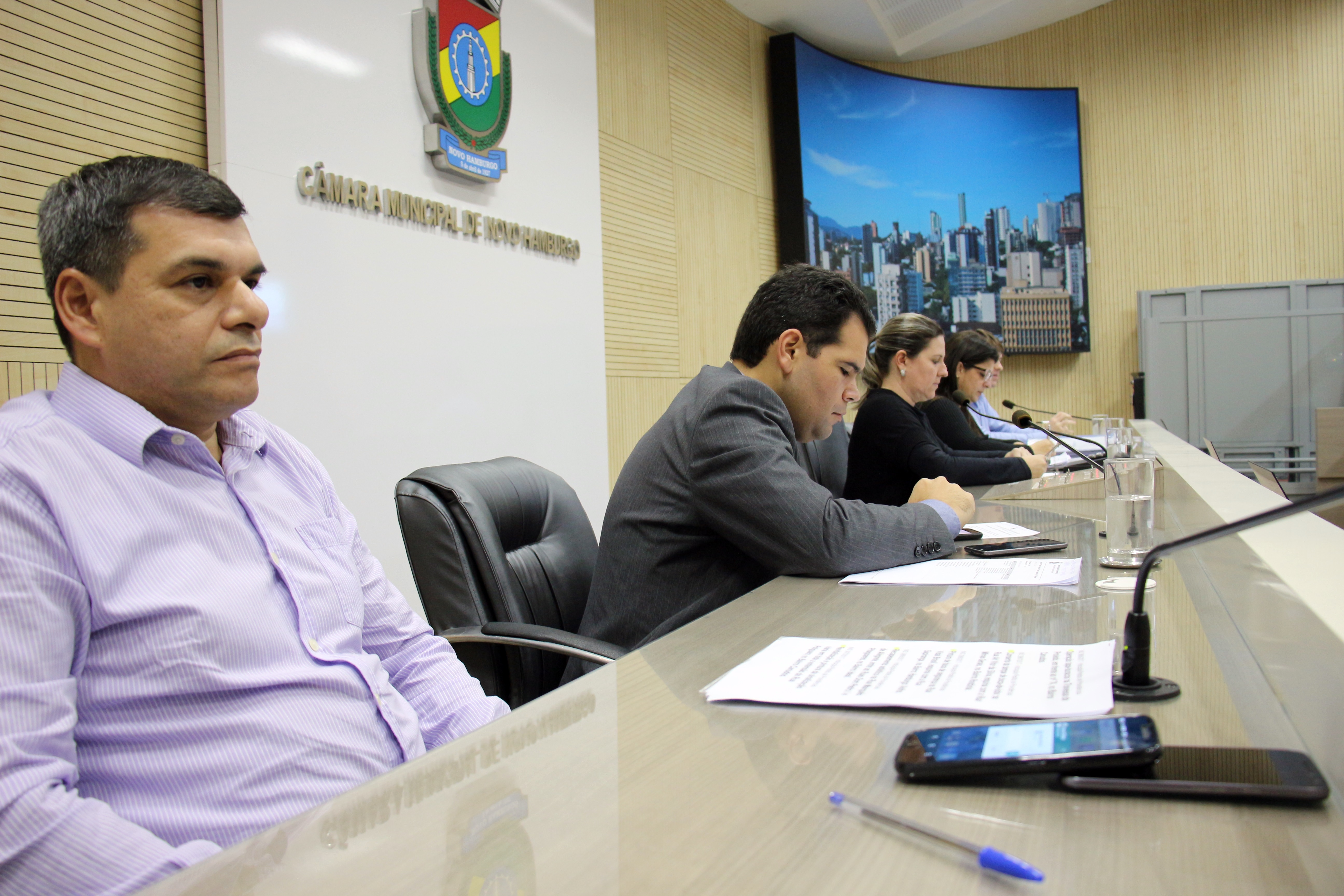 Vereadores aprovam projeto que reorganiza gratificações para servidores da Câmara