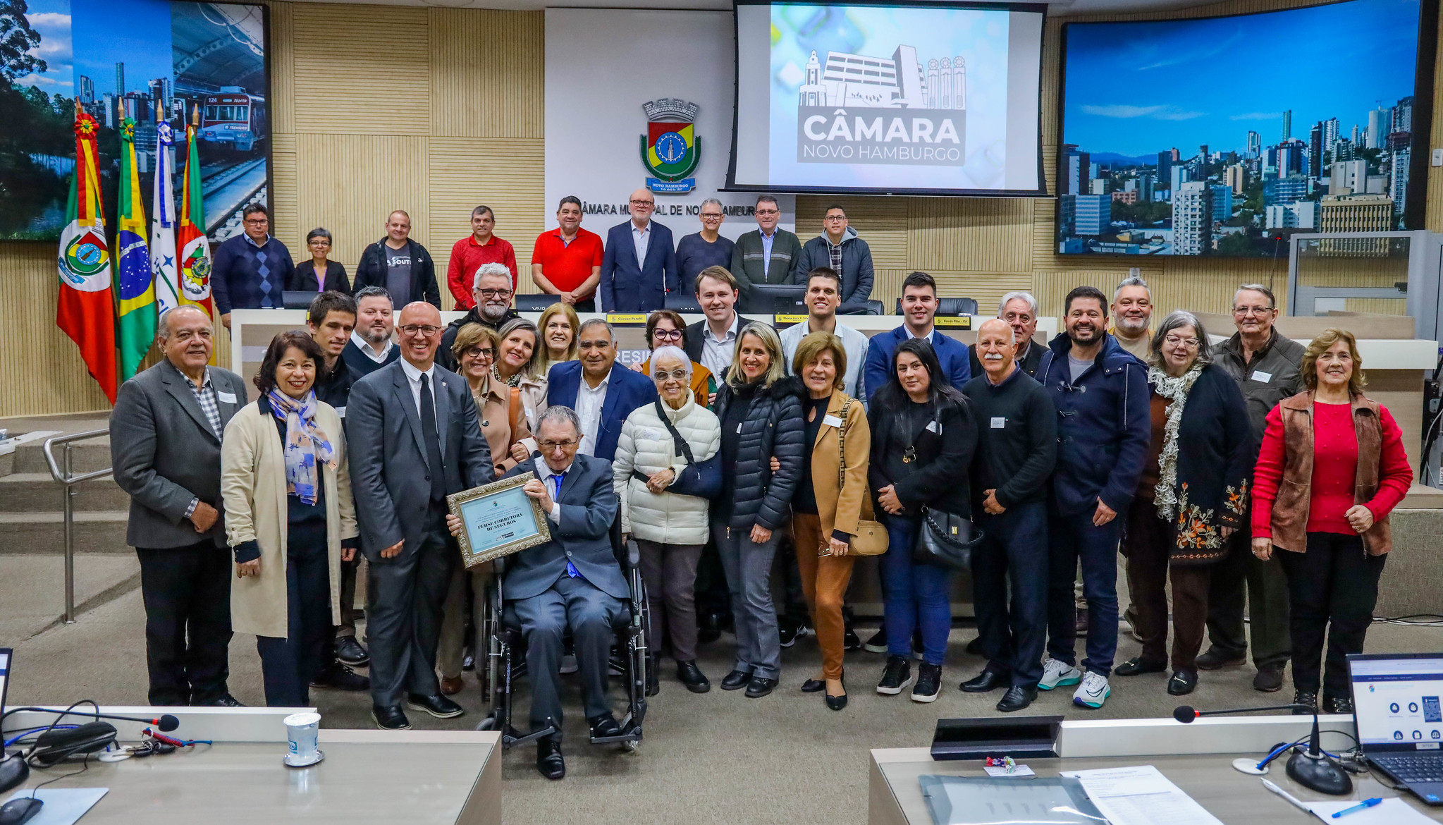 Vereadores comemoram os 100 anos da Fehse Seguros