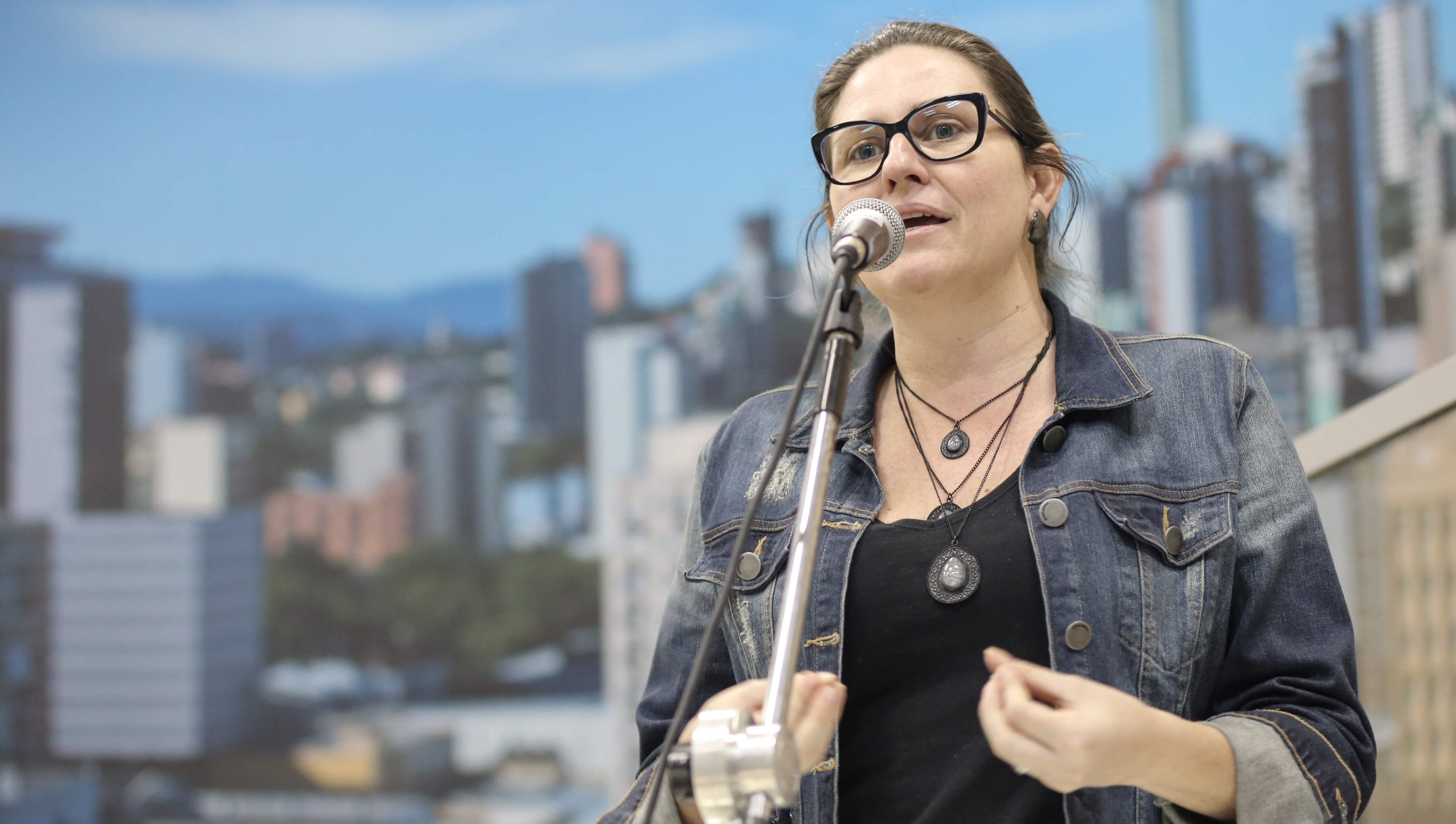 Vereadores derrubam veto a projeto que regulamenta uso de recursos de alienação de bens públicos