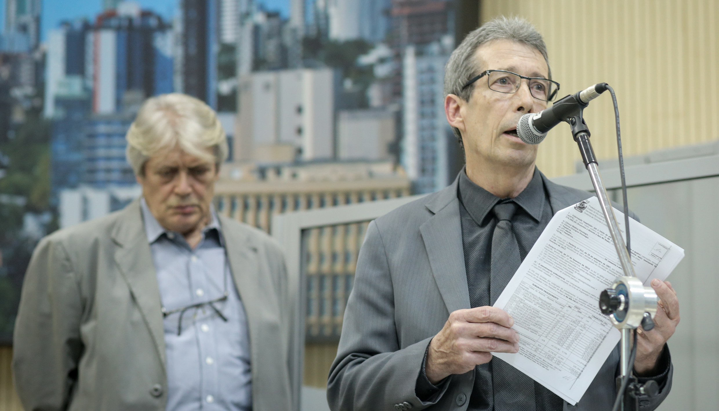 Vereadores e comunidade questionam fim de aporte mensal de R$ 230 mil para oncologia