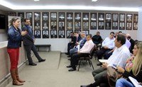Vereadores fazem reunião com associação dos motoristas de aplicativos de transporte individual