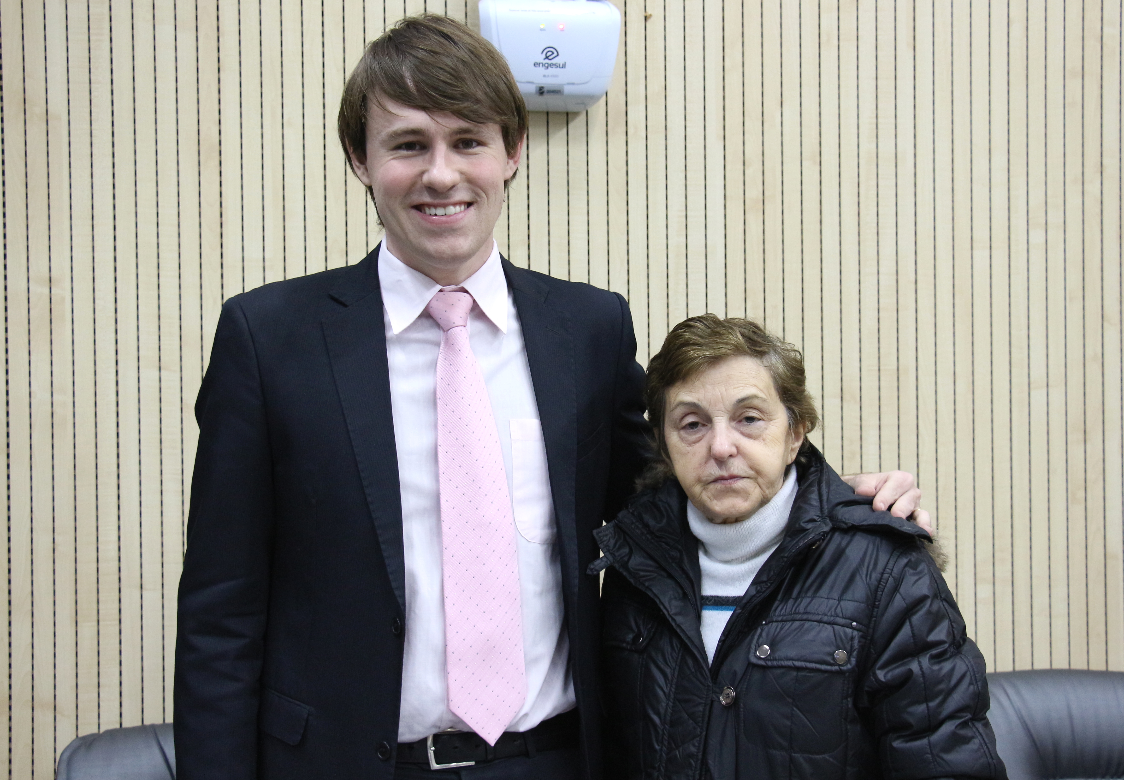 Vereadores homenageiam Sylvarino Albino Pereira ao nomear rua em Lomba Grande