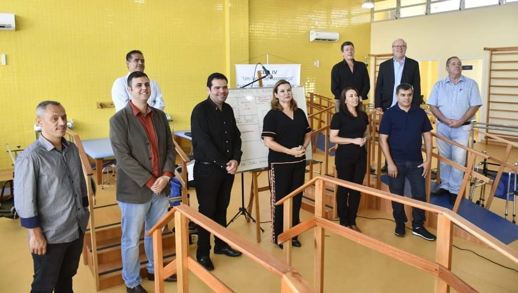 Vereadores participam de solenidade de inauguração de novo centro de reabilitação