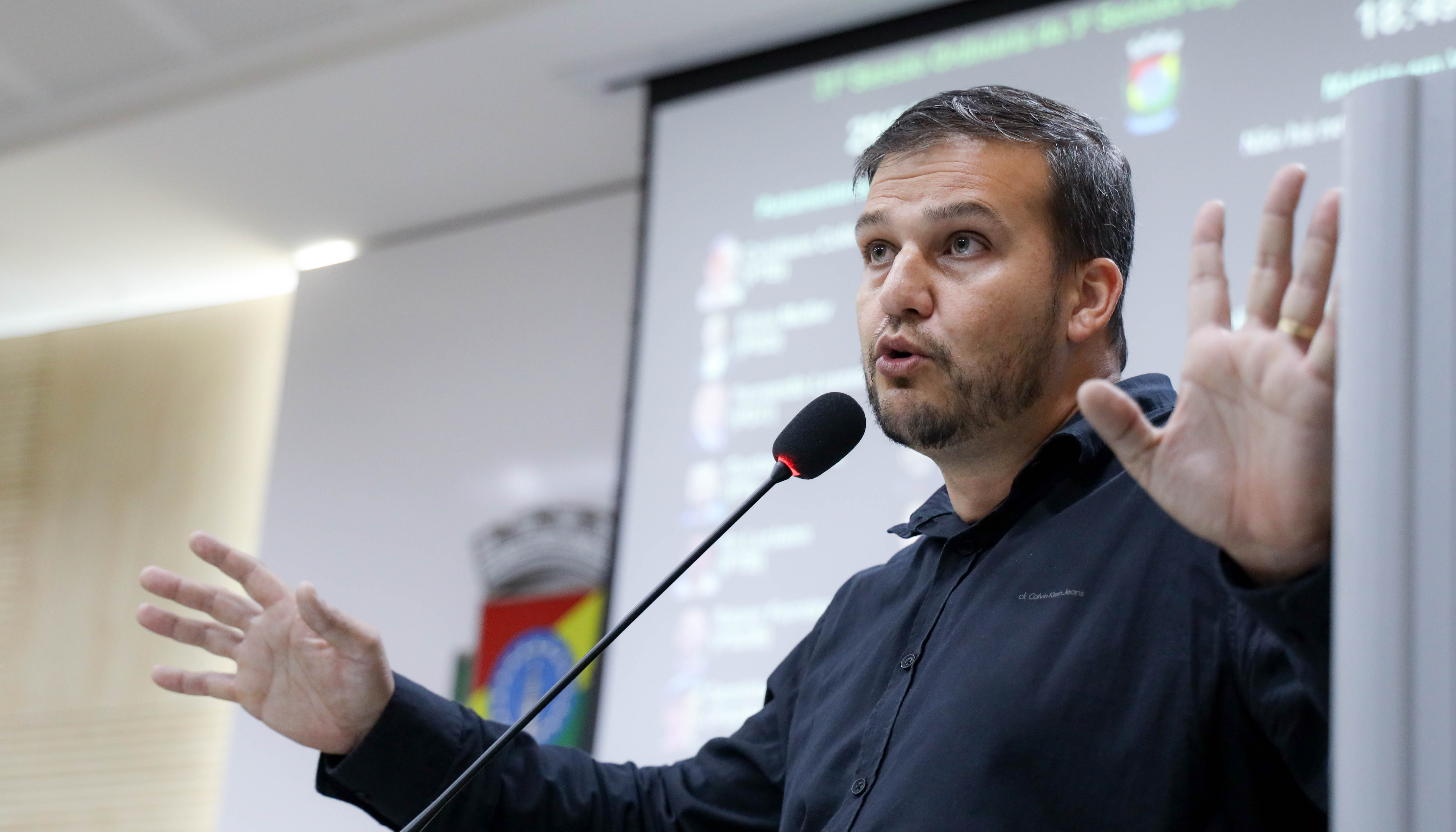 Vereadores pedem a secretário transporte especial para pacientes debilitados irem a Taquara