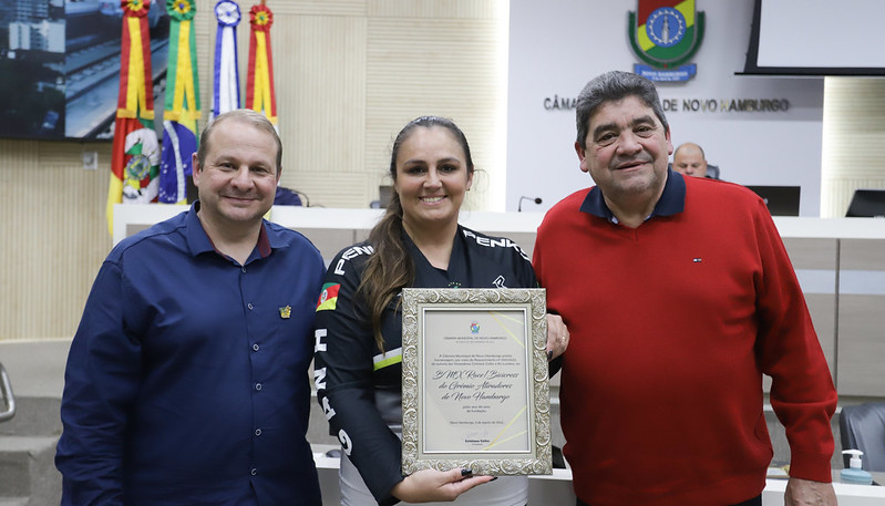 Vereadores prestam homenagem aos 40 anos do BMX do Grêmio Atiradores