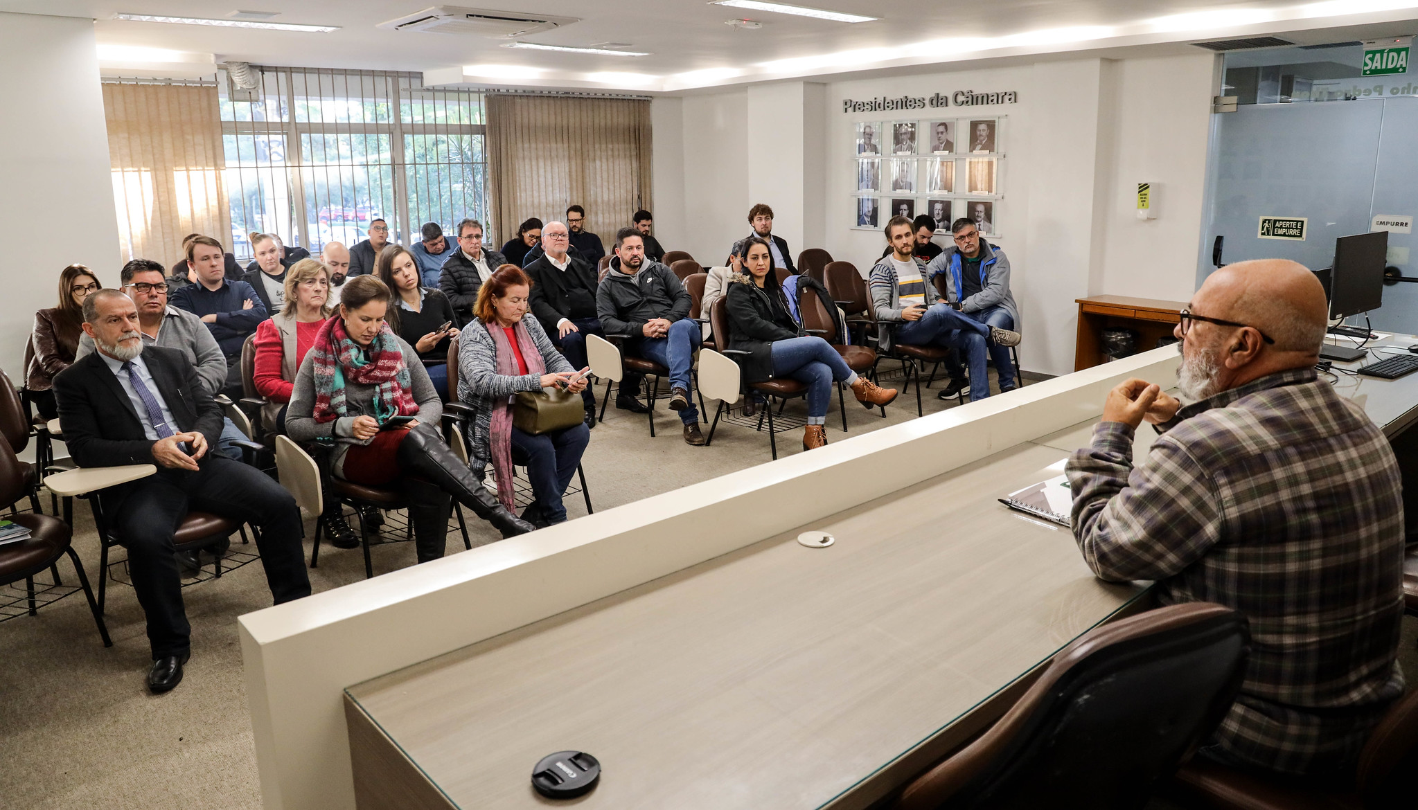 Vereadores questionam morosidade da Prefeitura na busca de soluções para atingidos por enchentes