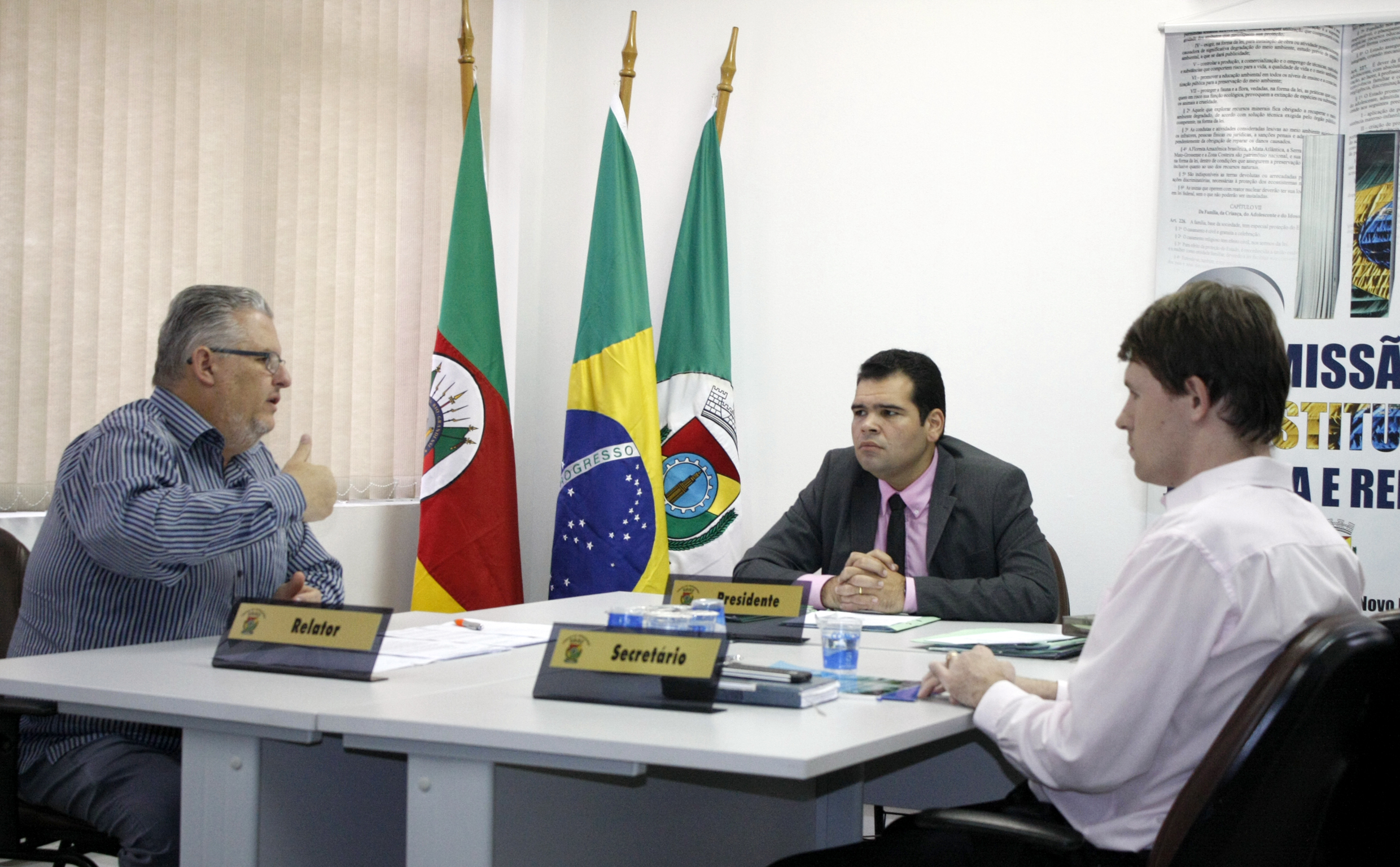 Veto do Executivo e novo projeto sobre veículos de tração animal serão apreciados em Plenário