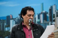 01/10/2019 - Vereador Inspetor Luz solicita poda de árvore na avenida Primeiro de Março