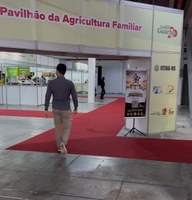 02/10/2025 - Vereador Eliton Ávila prestigia abertura da feira Loucura por Sapatos