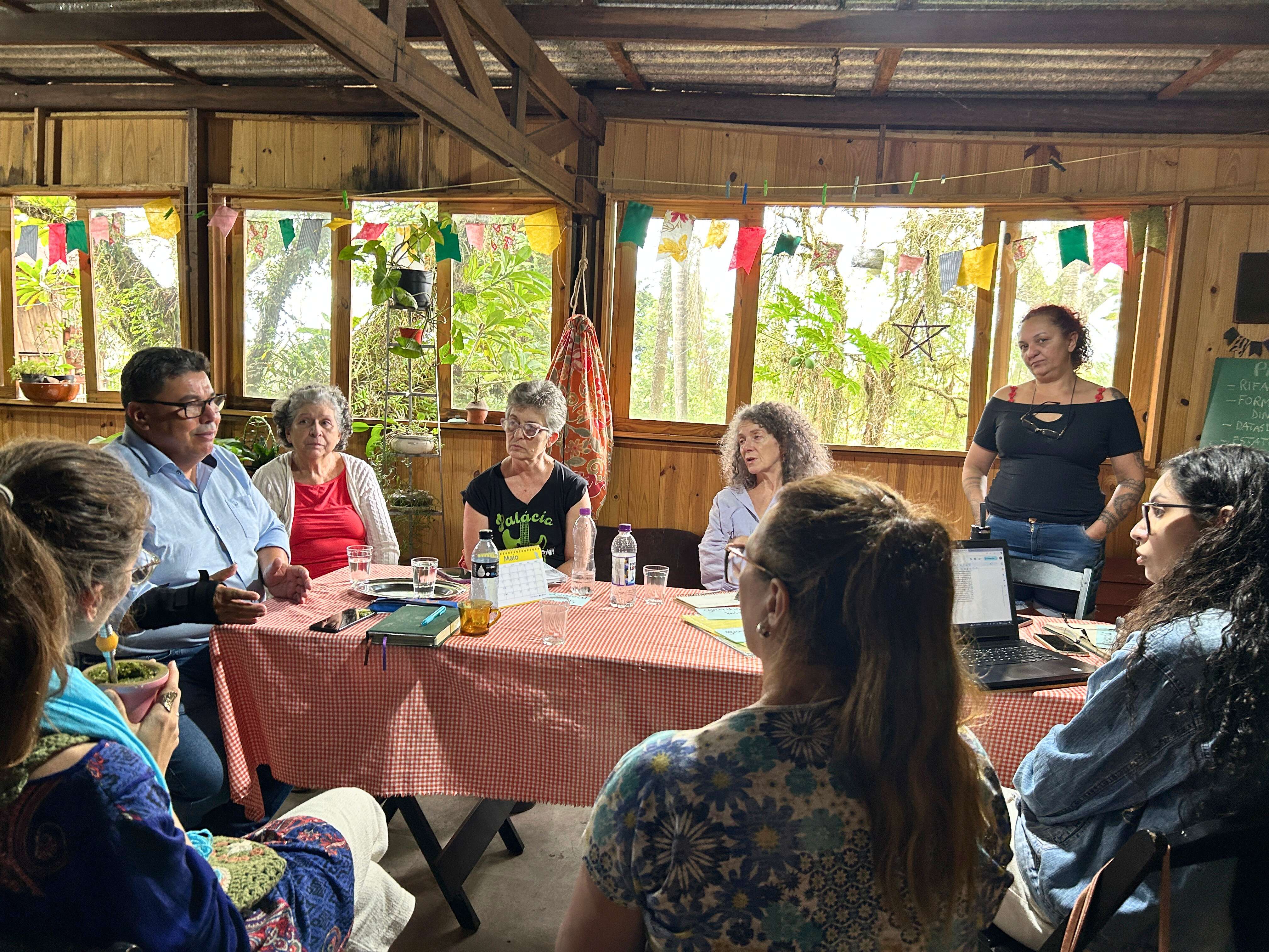 03/04/2025 - Vereador Enio Brizola destina R$ 8 mil para projetos sociais da Cantalomba