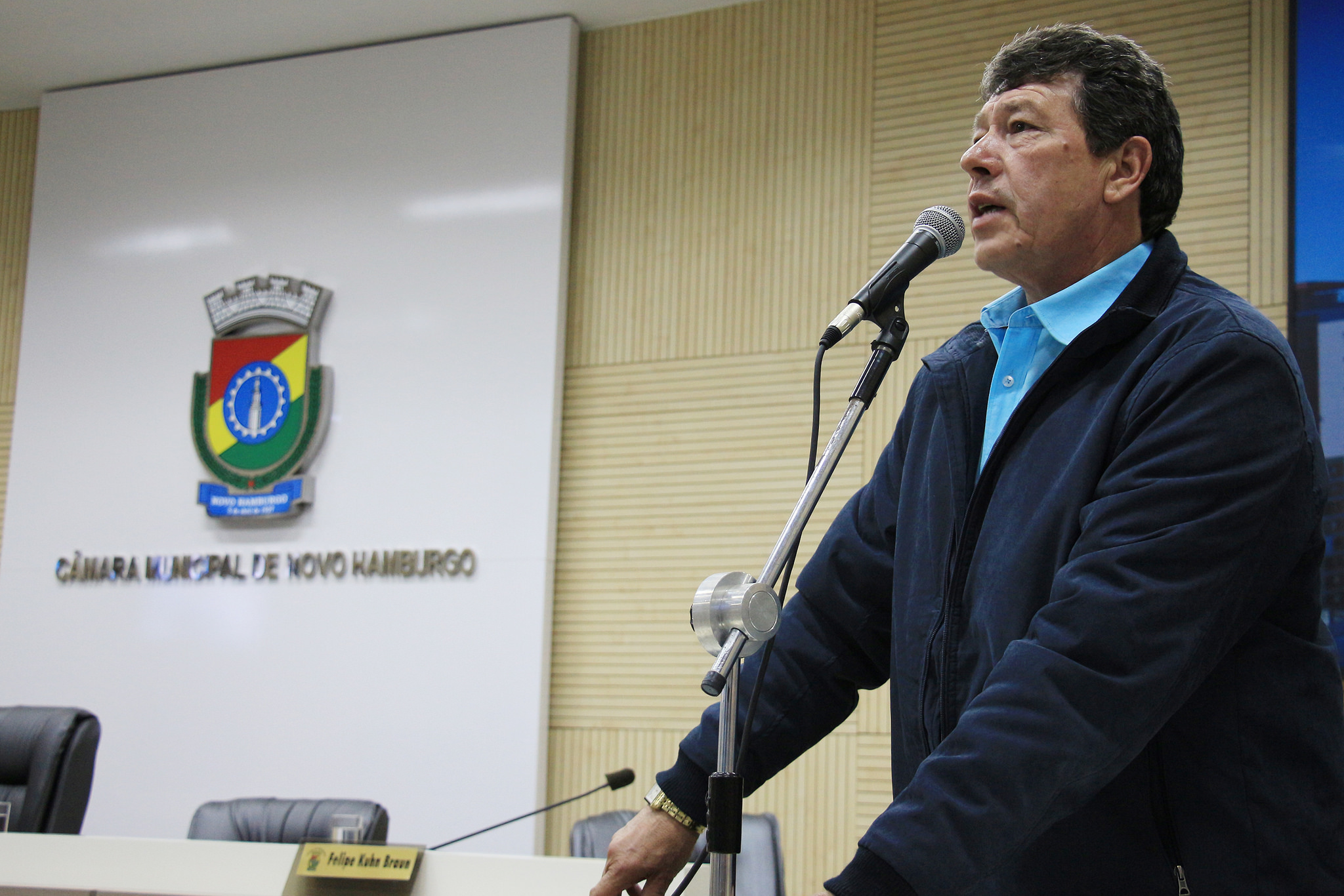 03/07/2017 - Gabinete: Serjão pede a implantação de rotatória no Centro