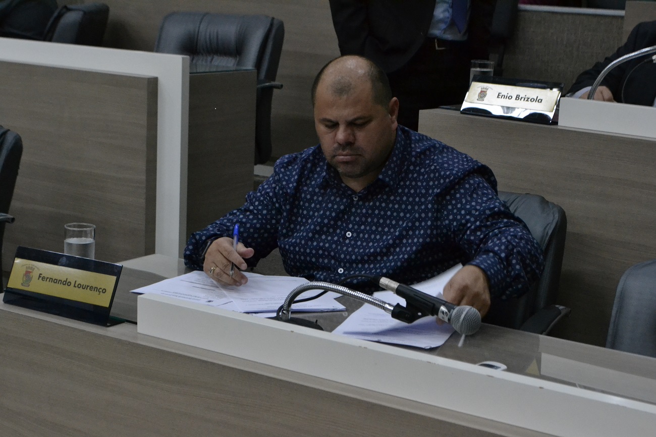 03/07/2019 - Fernando Lourenço requisita capina e limpeza no bairro São Jorge