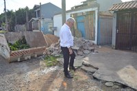 03/07/2019 - Nor Boeno solicita conserto de infiltração em calçada do bairro Canudos