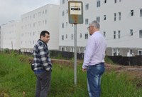 04/06/2019 - Vereador Nor Boeno reivindica colocação de abrigo em ponto de ônibus na Vila Marisol e areia em campo