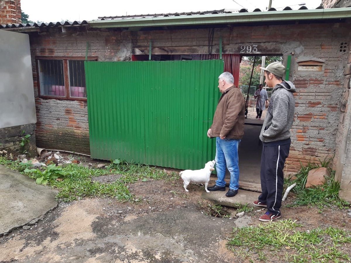 04/07/2019 - Nor Boeno solicita melhorias em rede de esgoto na rua Miguel Ângelo no bairro Canudos