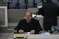 04/09/2019 - Fernando Lourenço solicita conserto de infiltração na rua Bruno Werner Storck