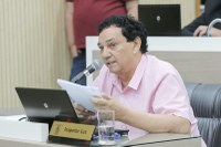 05/02/2020 - Inspetor Luz solicita substituição de lâmpada queimada na avenida Vereador Adão Rodrigues de Oliveira