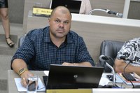 05/02/2020 - Vereador Fernando Lourenço demanda troca de lâmpada na rua Octávio Oscar Bender