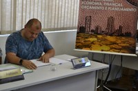 05/03/2020 - Fernando Lourenço demanda estudo para colocação de asfalto na rua Lauro Birk